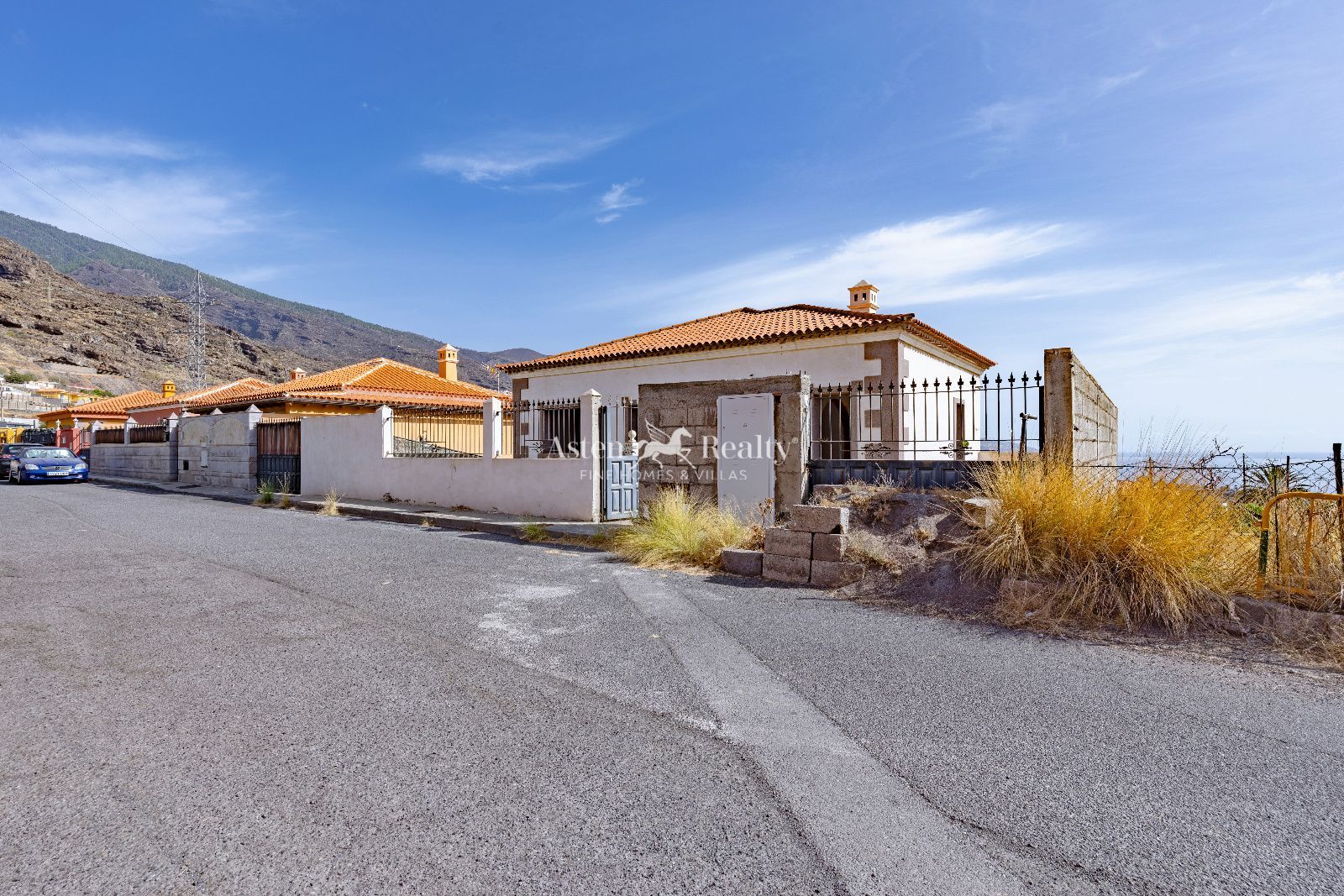 Villa en obra gris de 200 m2, parcela de 520 m2 y acceso privado en Candelaria - Foto 2