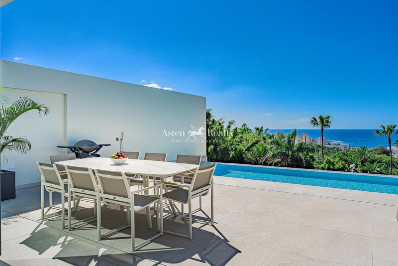 Villa en venta San Eugenio Alto, Santa Cruz Tenerife. Ref: 7540. Powered by ASTEN REALTY 