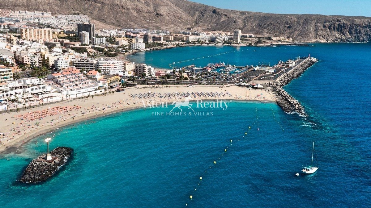 Traspaso en traspaso Playa De Los Cristianos, Santa Cruz Tenerife. Ref: 8789. ASTEN REALTY 