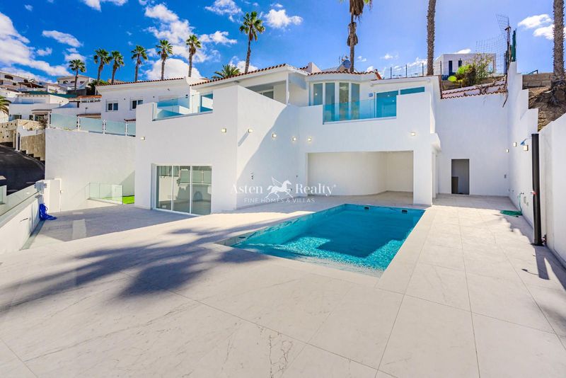 Villa en venta San Eugenio Alto, Santa Cruz Tenerife. Ref: 9282. Powered by ASTEN REALTY 
