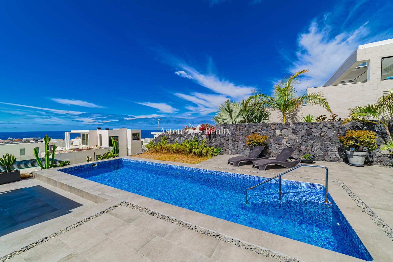 Villa en venta San Eugenio Alto, Santa Cruz Tenerife. Ref: 9395. ASTEN REALTY 