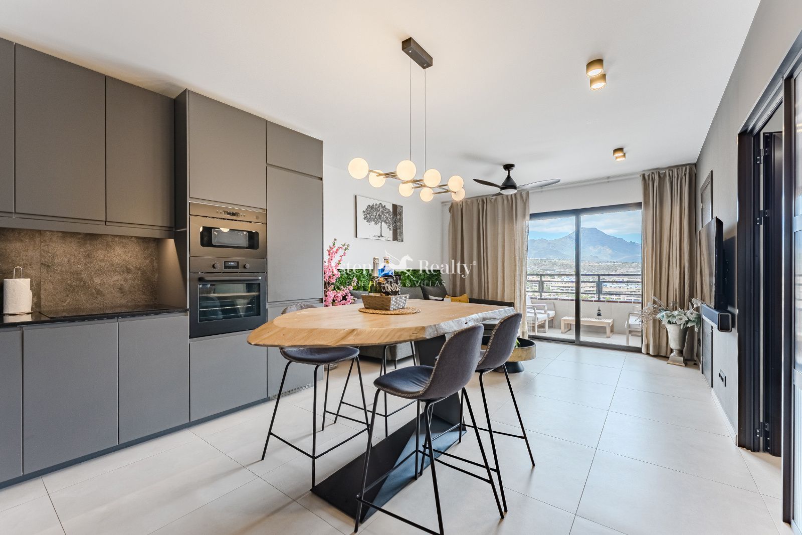 Apartamento en venta Playa Paraíso, Santa Cruz Tenerife. Ref: 9449. ASTEN REALTY 