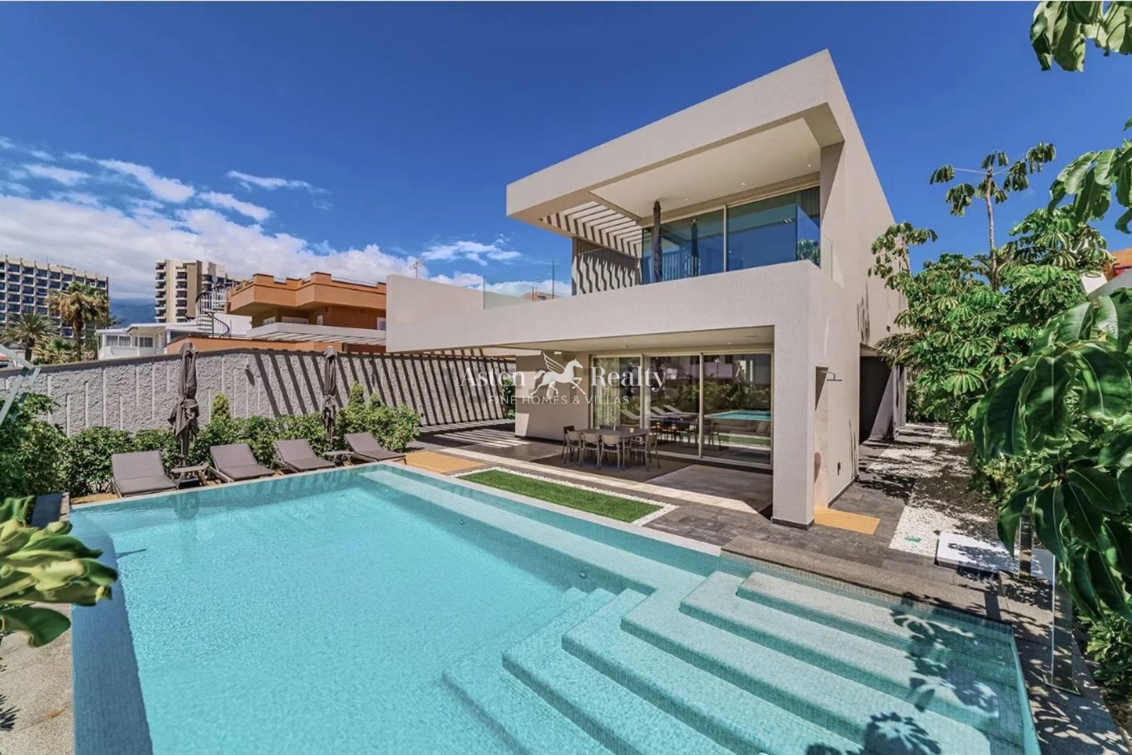 Villa en venta Playa de Las Américas, Santa Cruz Tenerife. Ref: 9549. ASTEN REALTY 