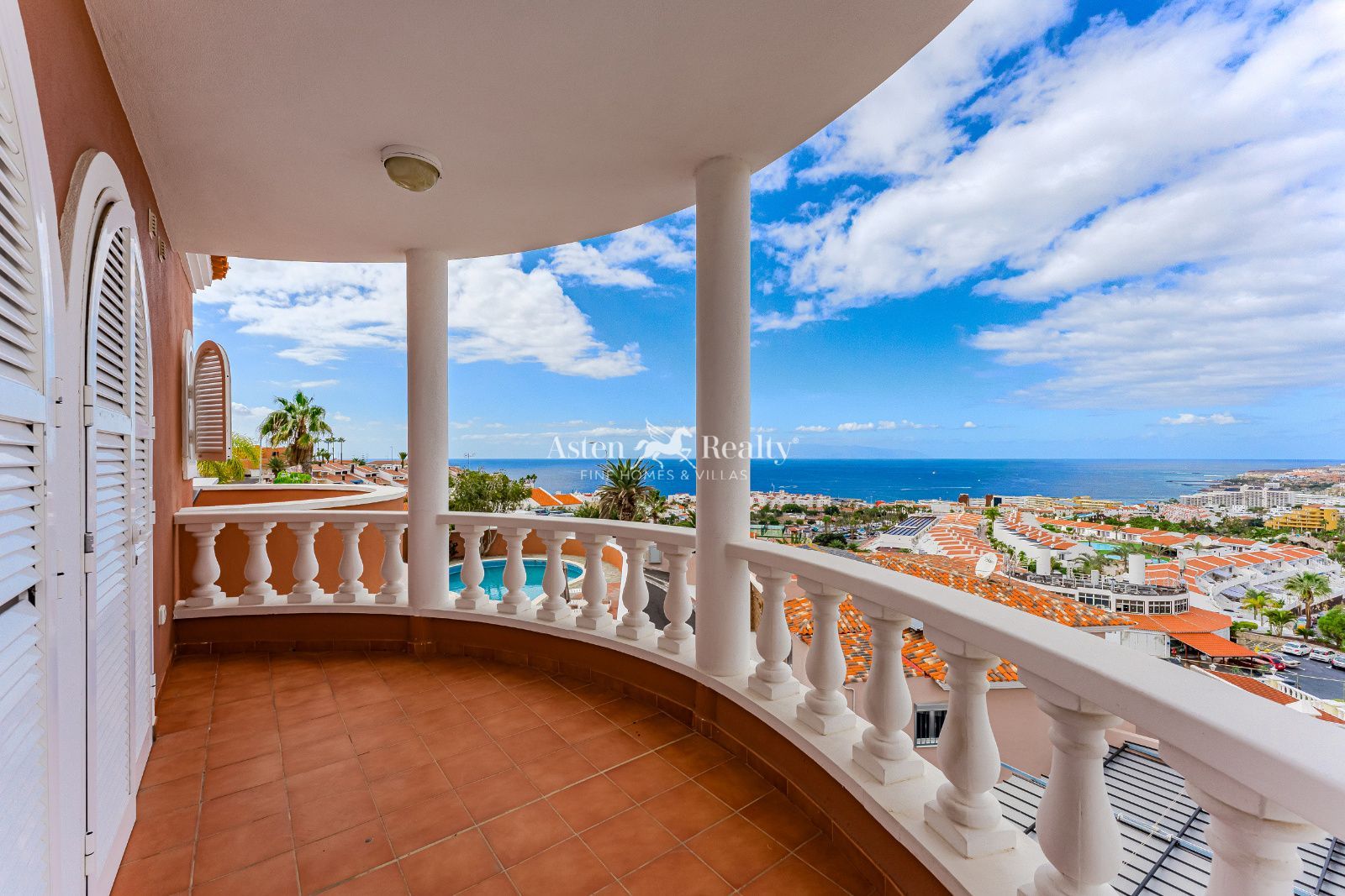 Villa en venta San Eugenio Bajo, Santa Cruz Tenerife. Ref: 9855. ASTEN REALTY 