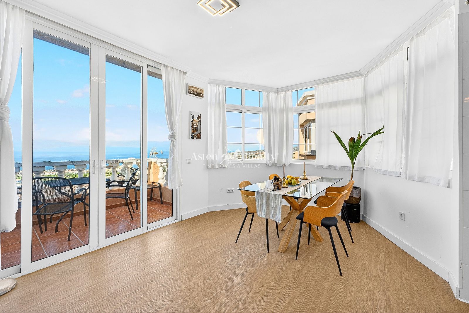 Adosado en venta San Eugenio Alto, Santa Cruz Tenerife. Ref: 9877. ASTEN REALTY 