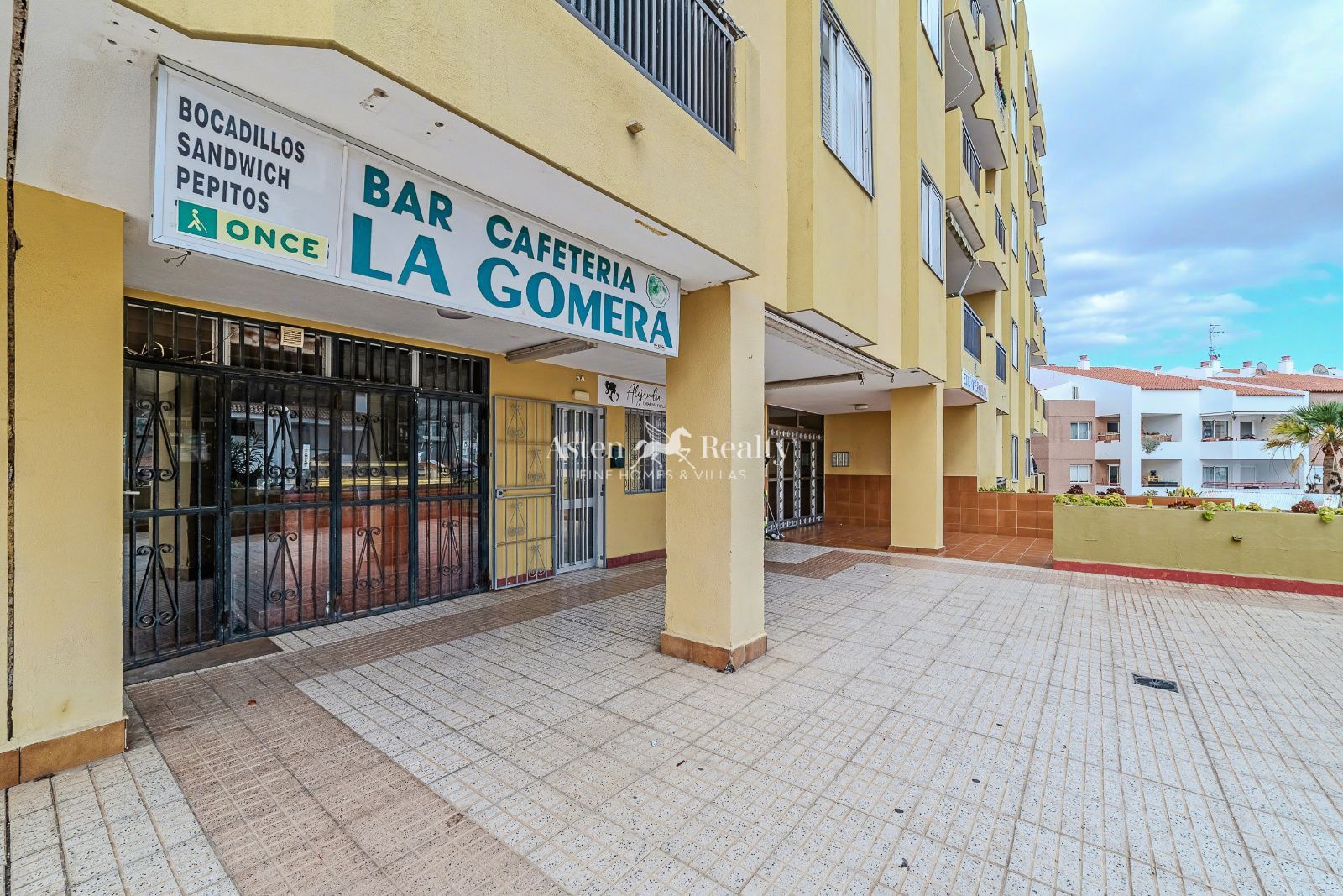 Negocio en venta Playa De Los Cristianos, Santa Cruz Tenerife. Ref: 9909. ASTEN REALTY 