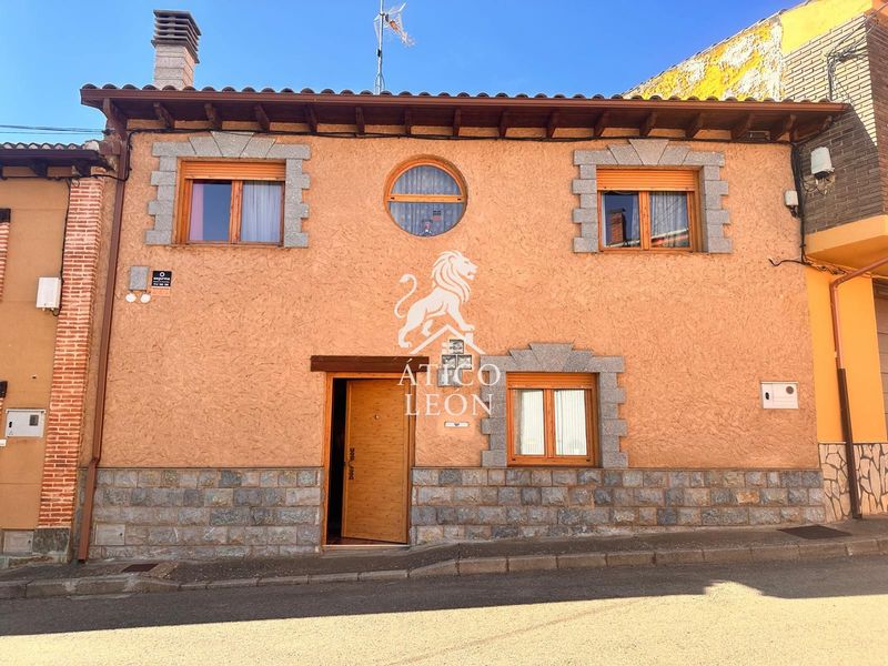 Adosado en venta Chozas De Arriba, León. Ref: 1050. Ático León