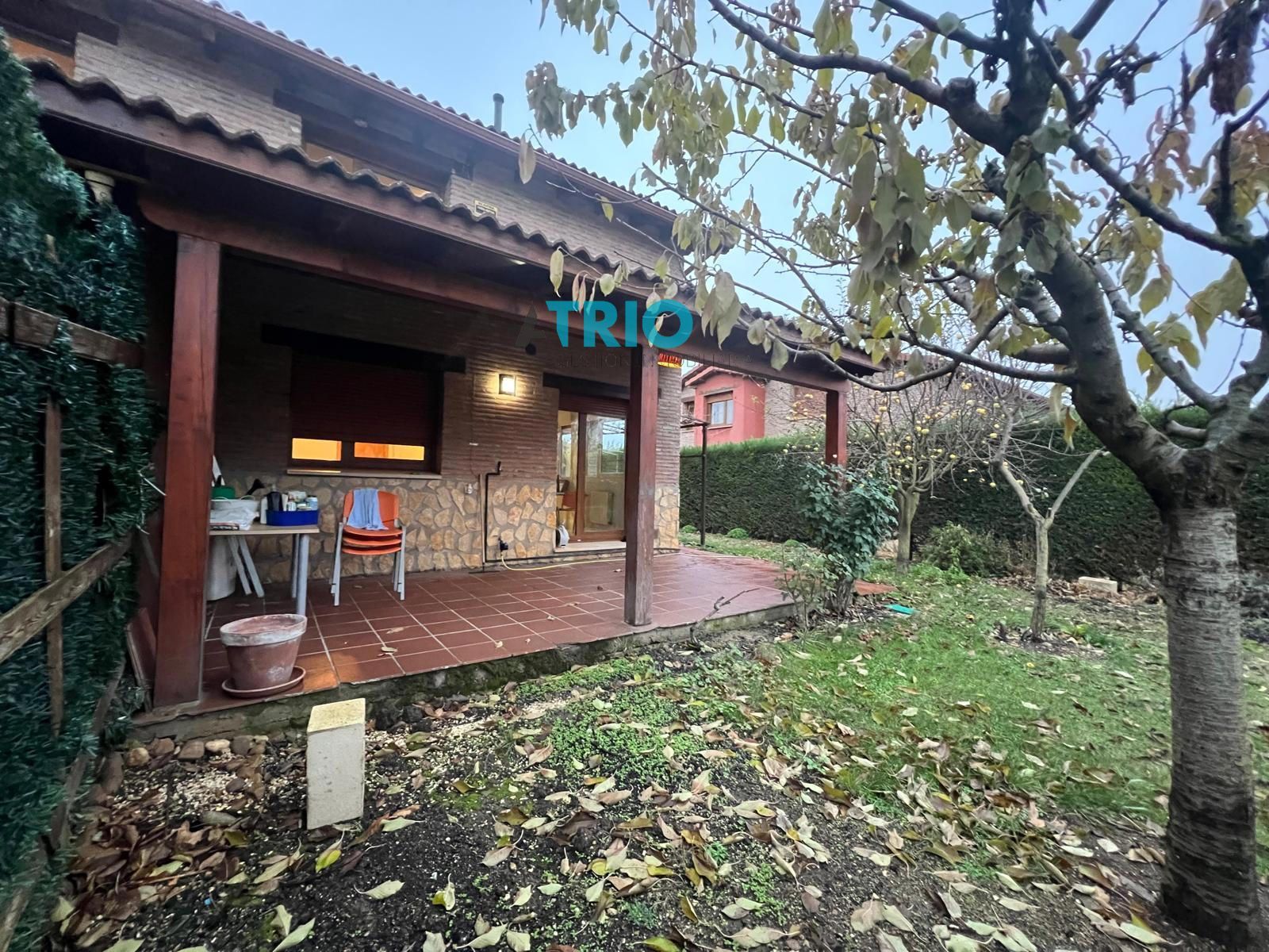 chalet en valdorros ·  220000€