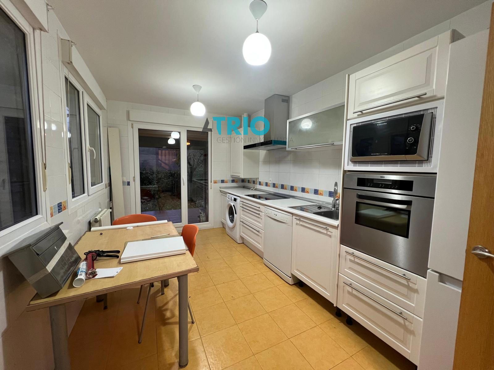 chalet en valdorros ·  220000€