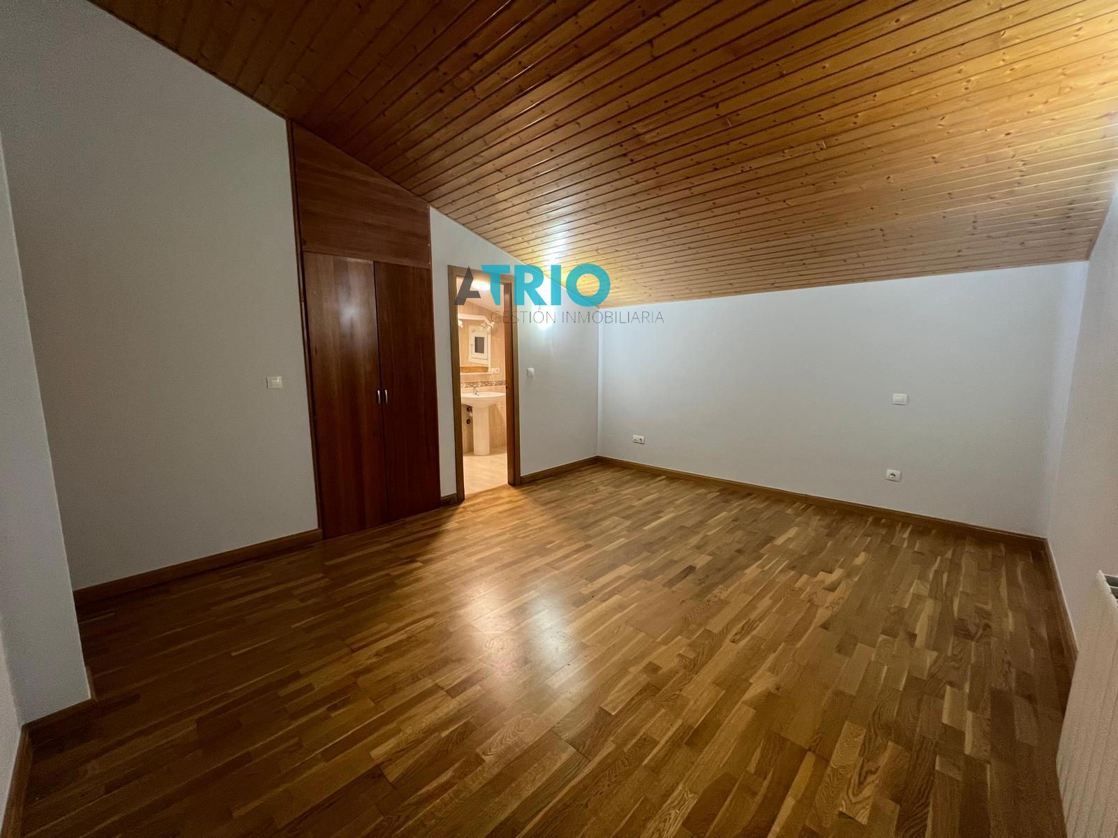 chalet en valdorros ·  220000€