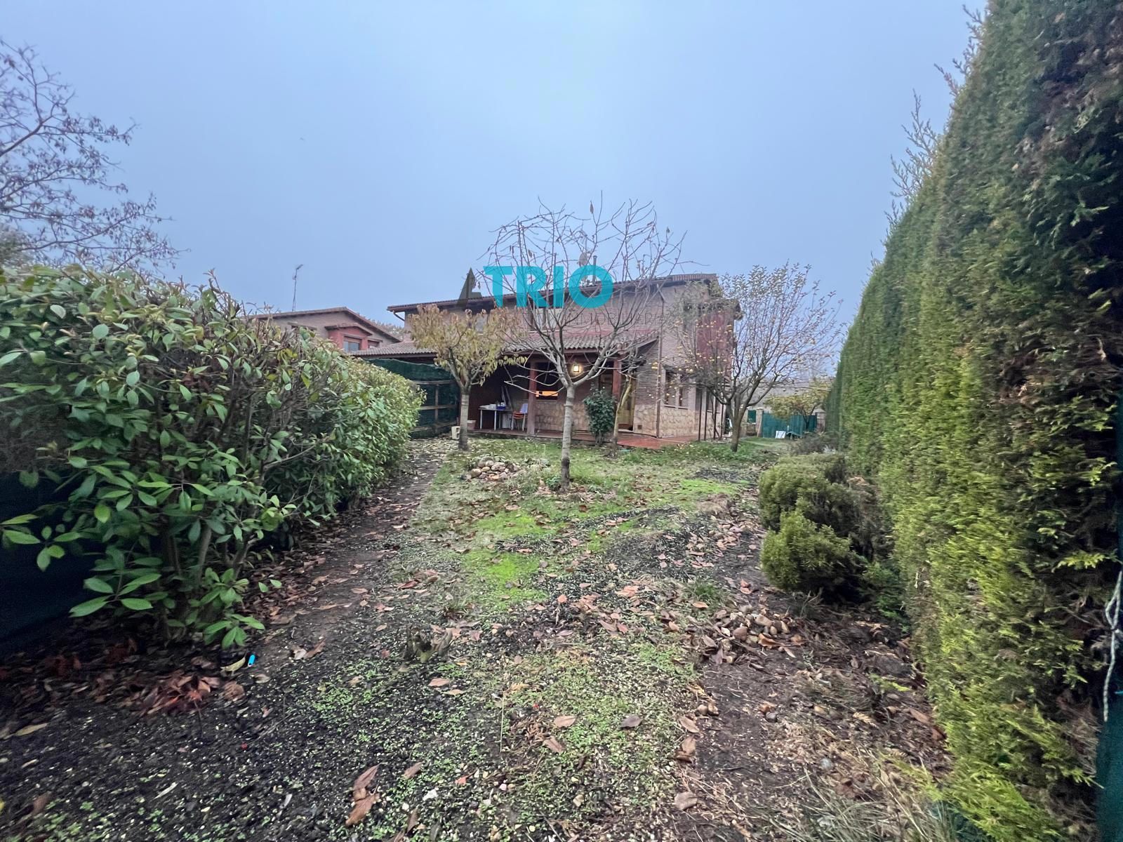 chalet en valdorros ·  220000€