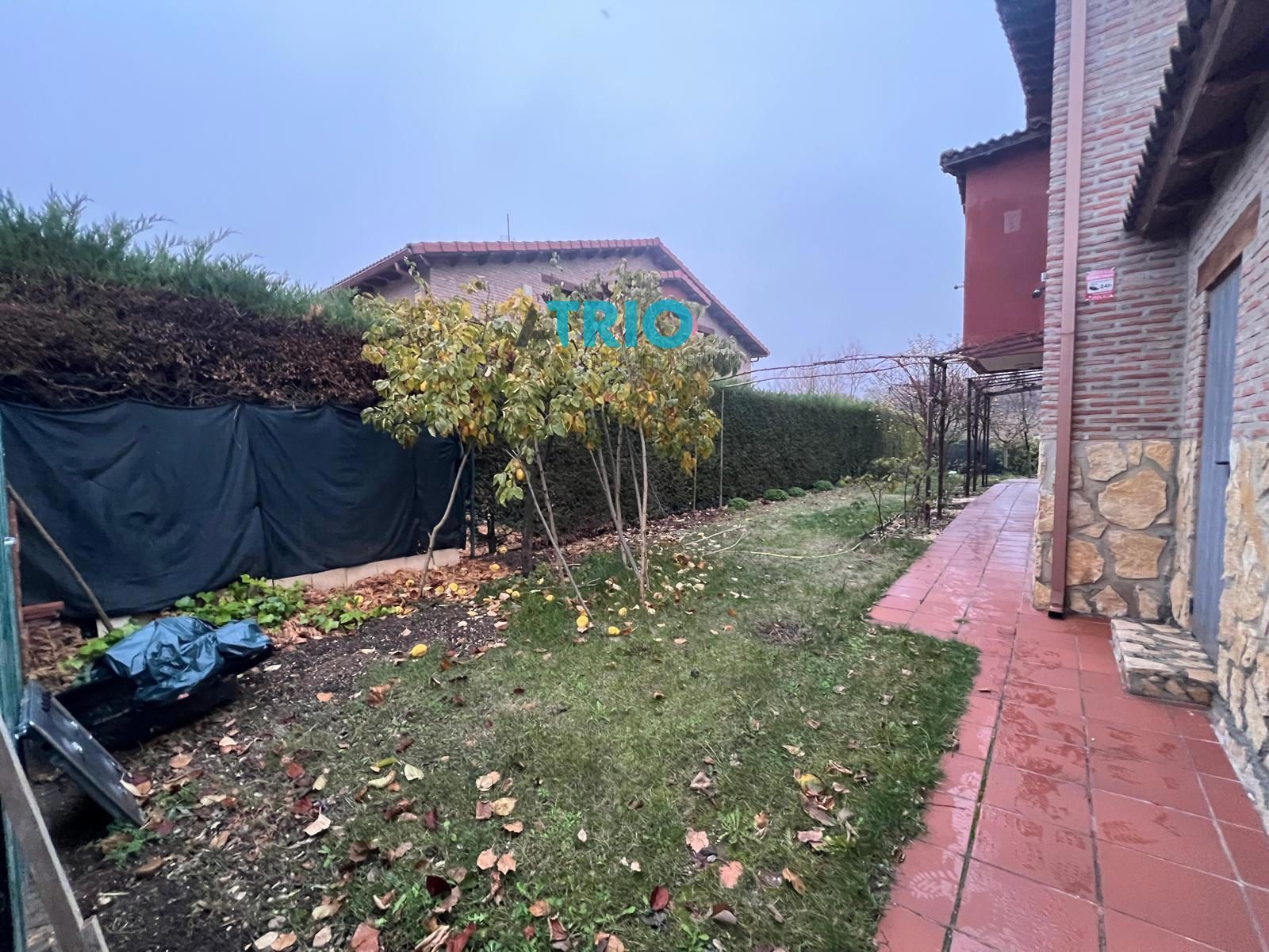 chalet en valdorros ·  220000€