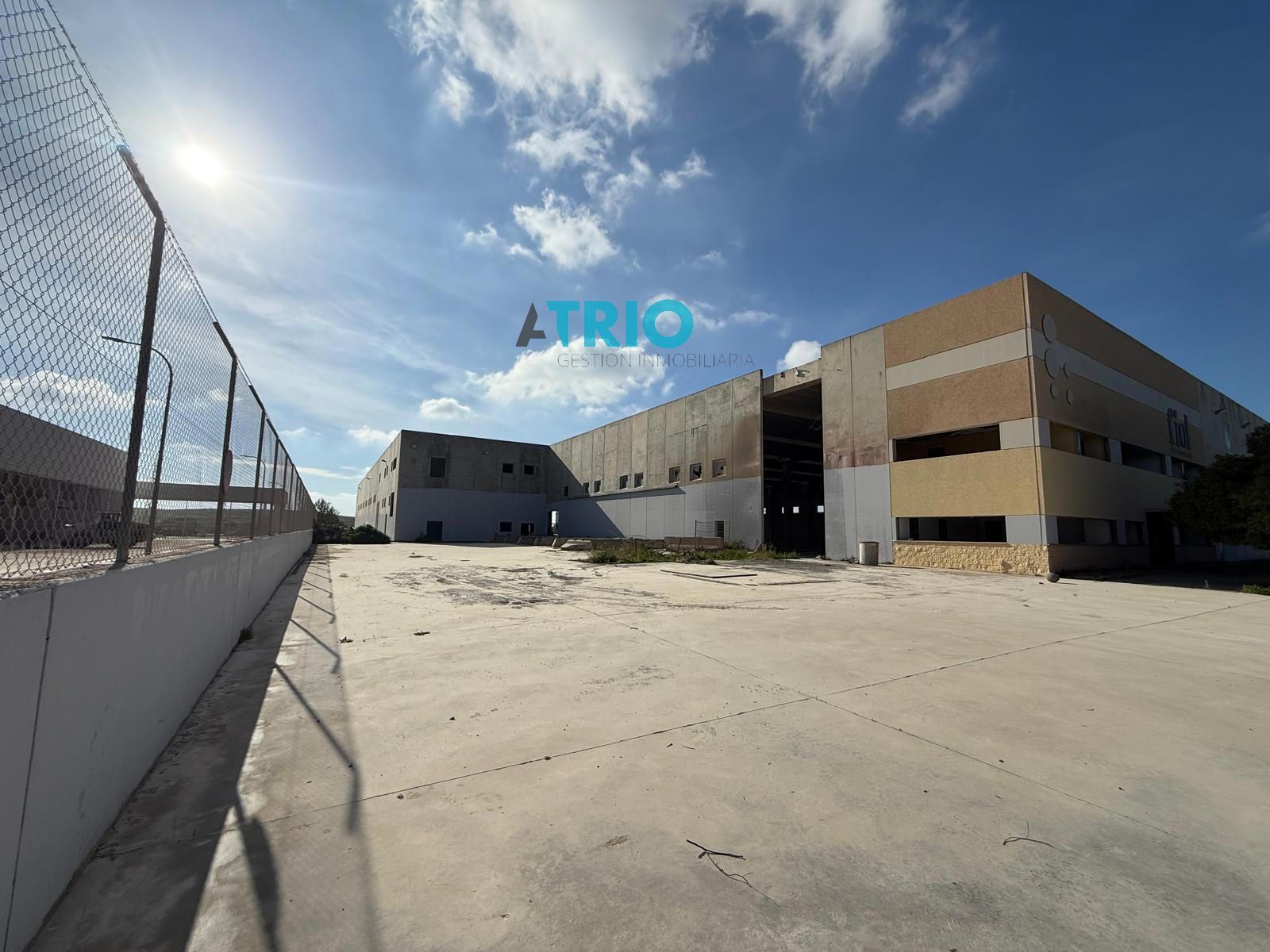 nave-industrial en bunyola · bunyola 13800000€