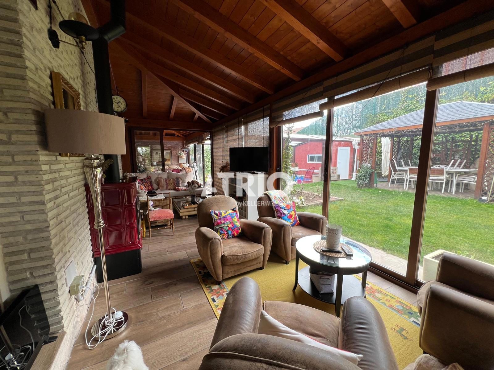 chalet en arcos-de-la-llana ·  360000€
