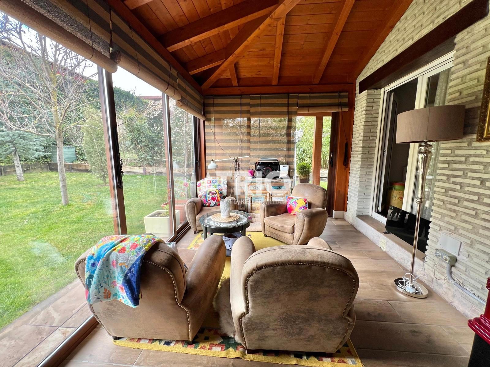 chalet en arcos-de-la-llana ·  360000€