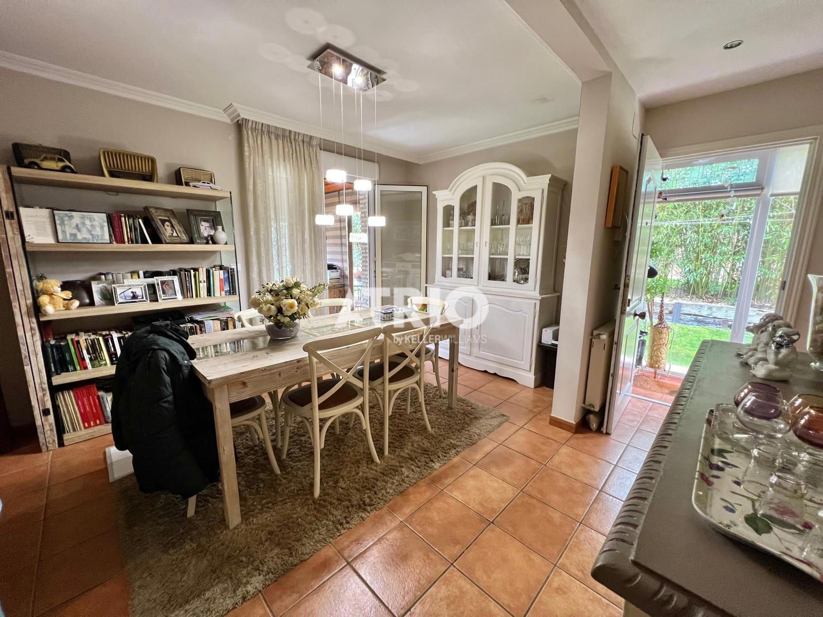 chalet en arcos-de-la-llana ·  360000€
