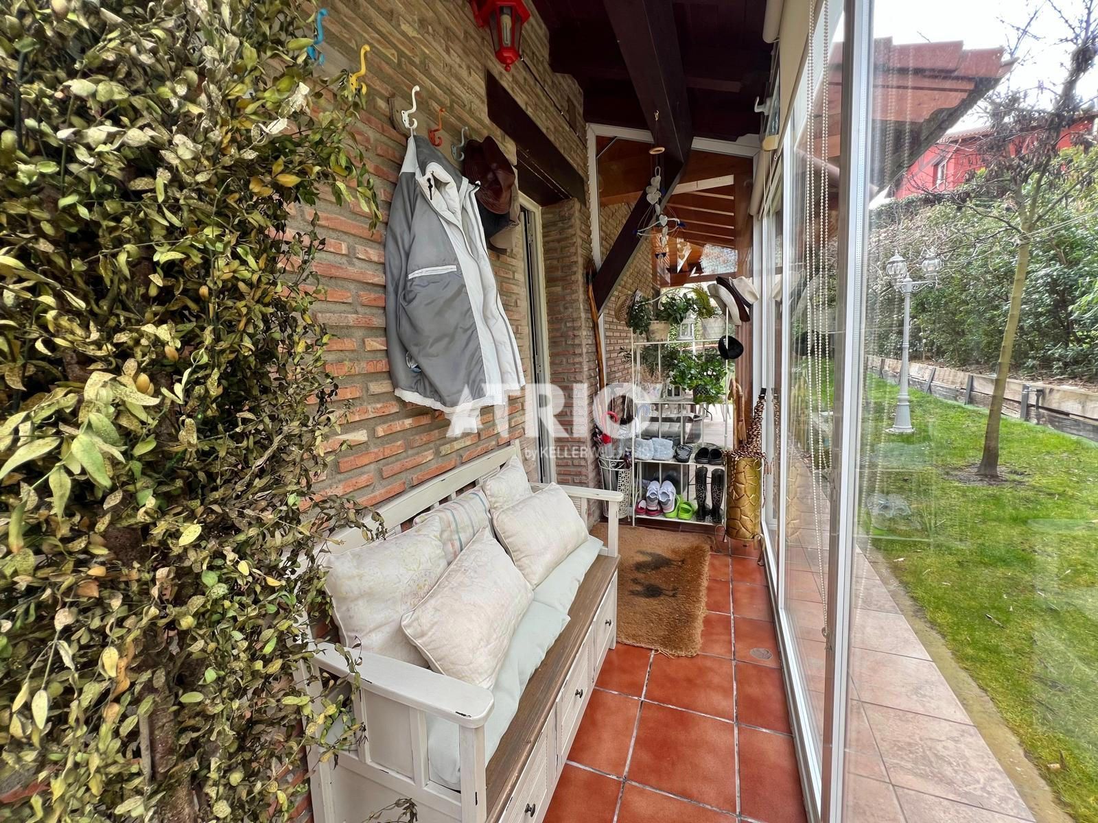 chalet en arcos-de-la-llana ·  360000€