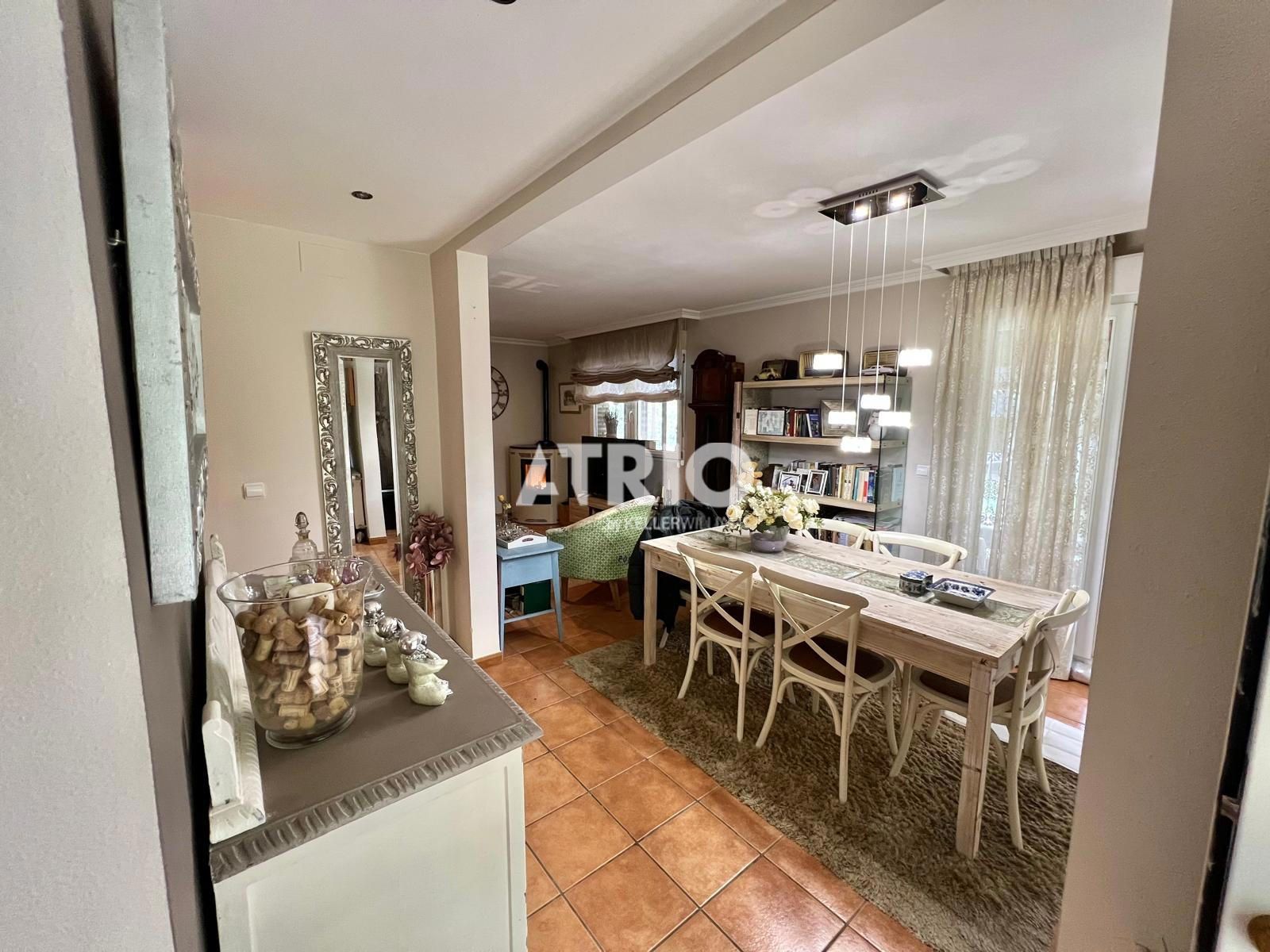 chalet en arcos-de-la-llana ·  360000€