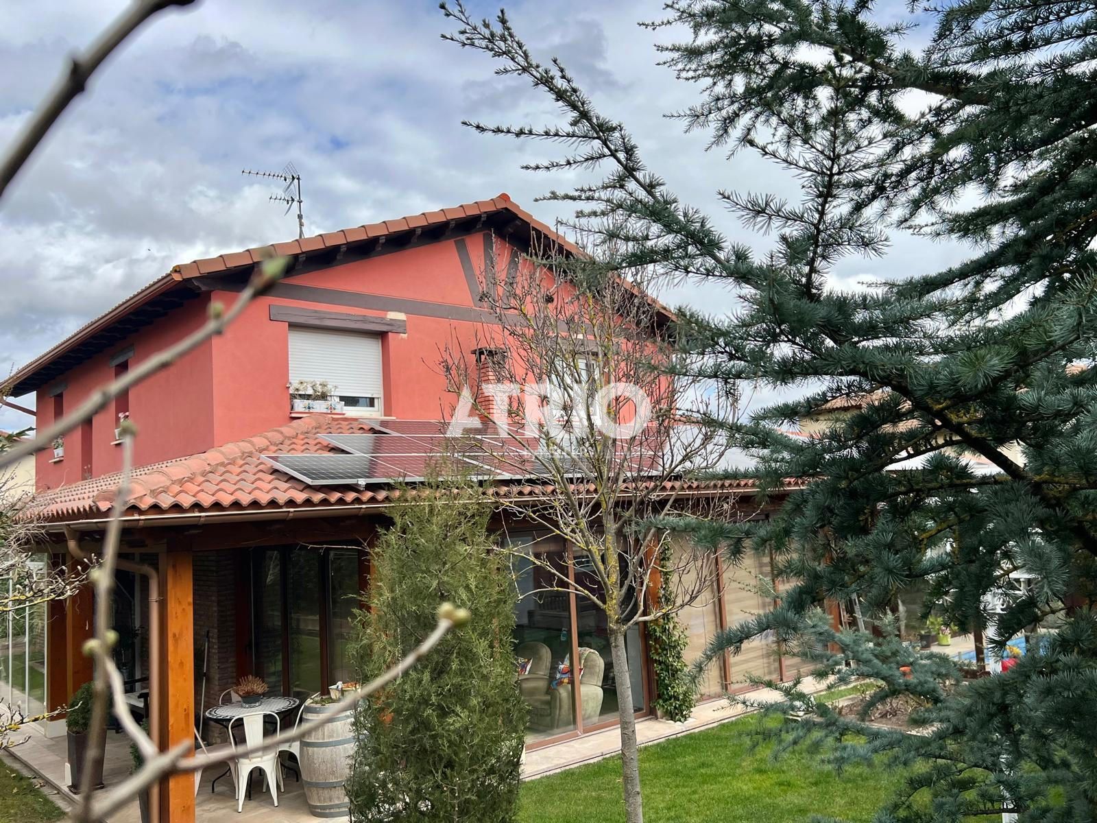 chalet en arcos-de-la-llana ·  360000€