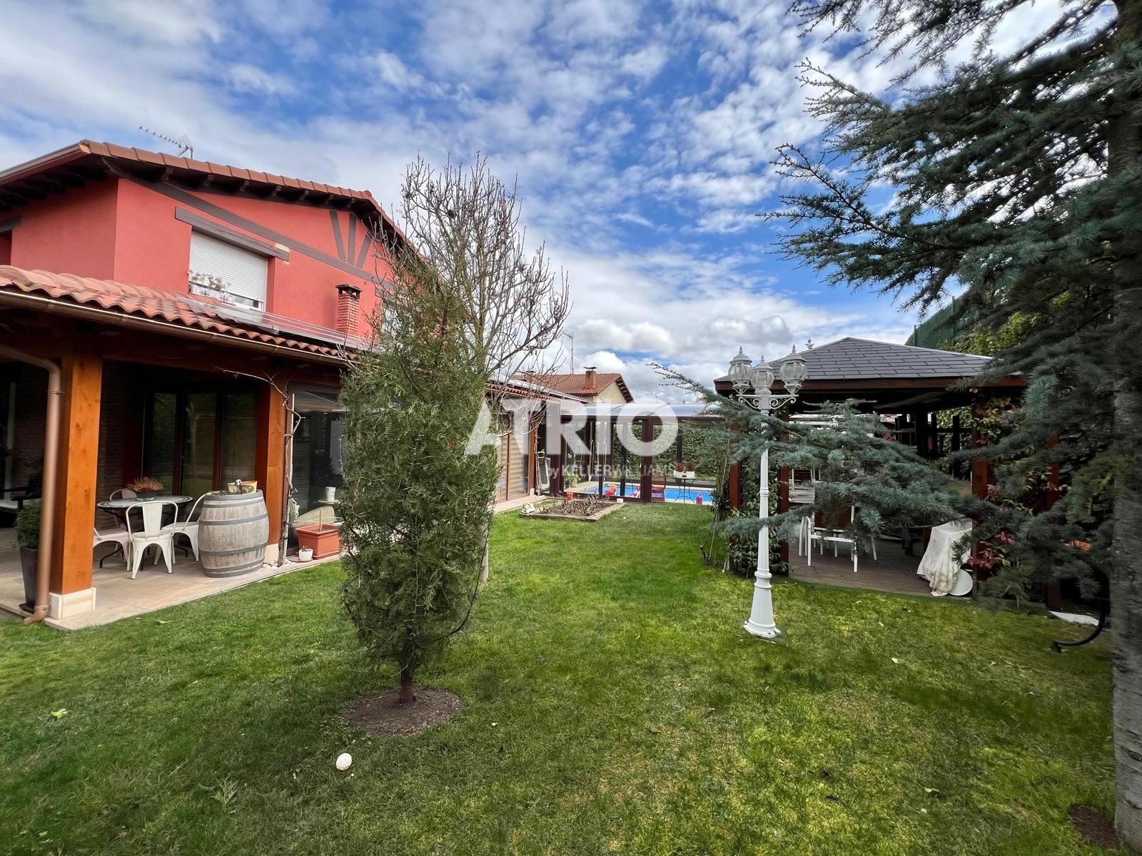 chalet en arcos-de-la-llana ·  360000€