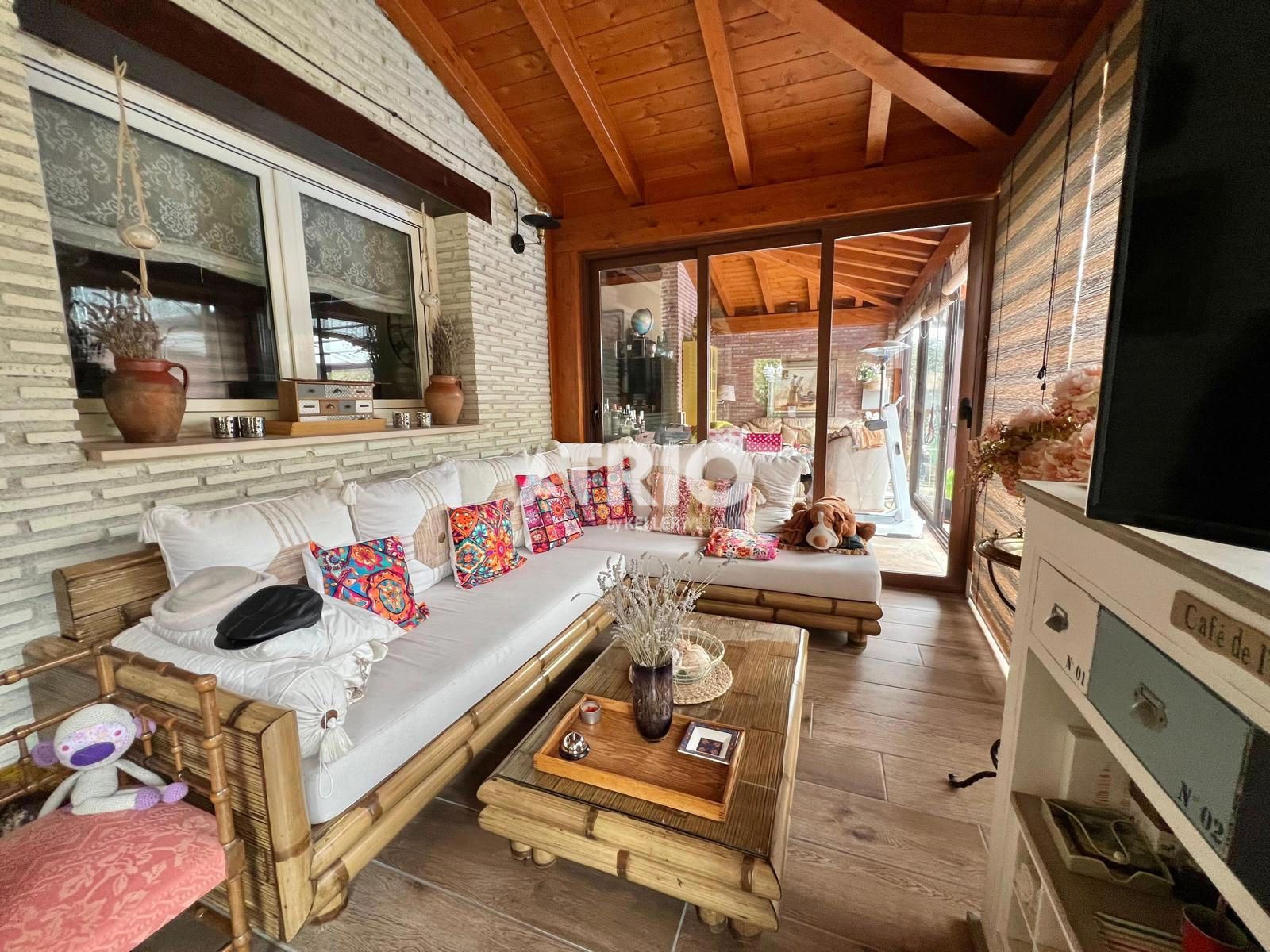 chalet en arcos-de-la-llana ·  360000€