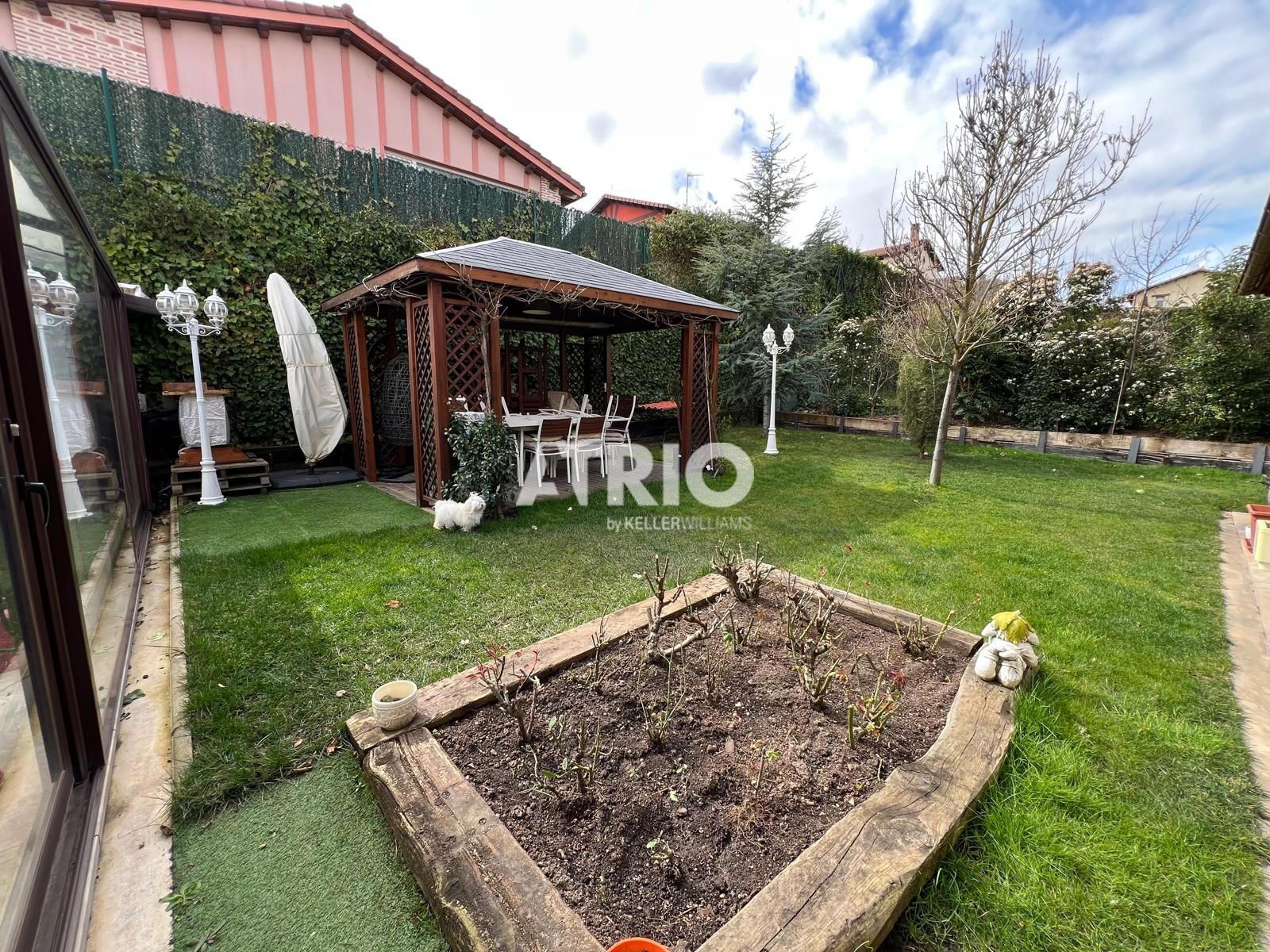 chalet en arcos-de-la-llana ·  360000€