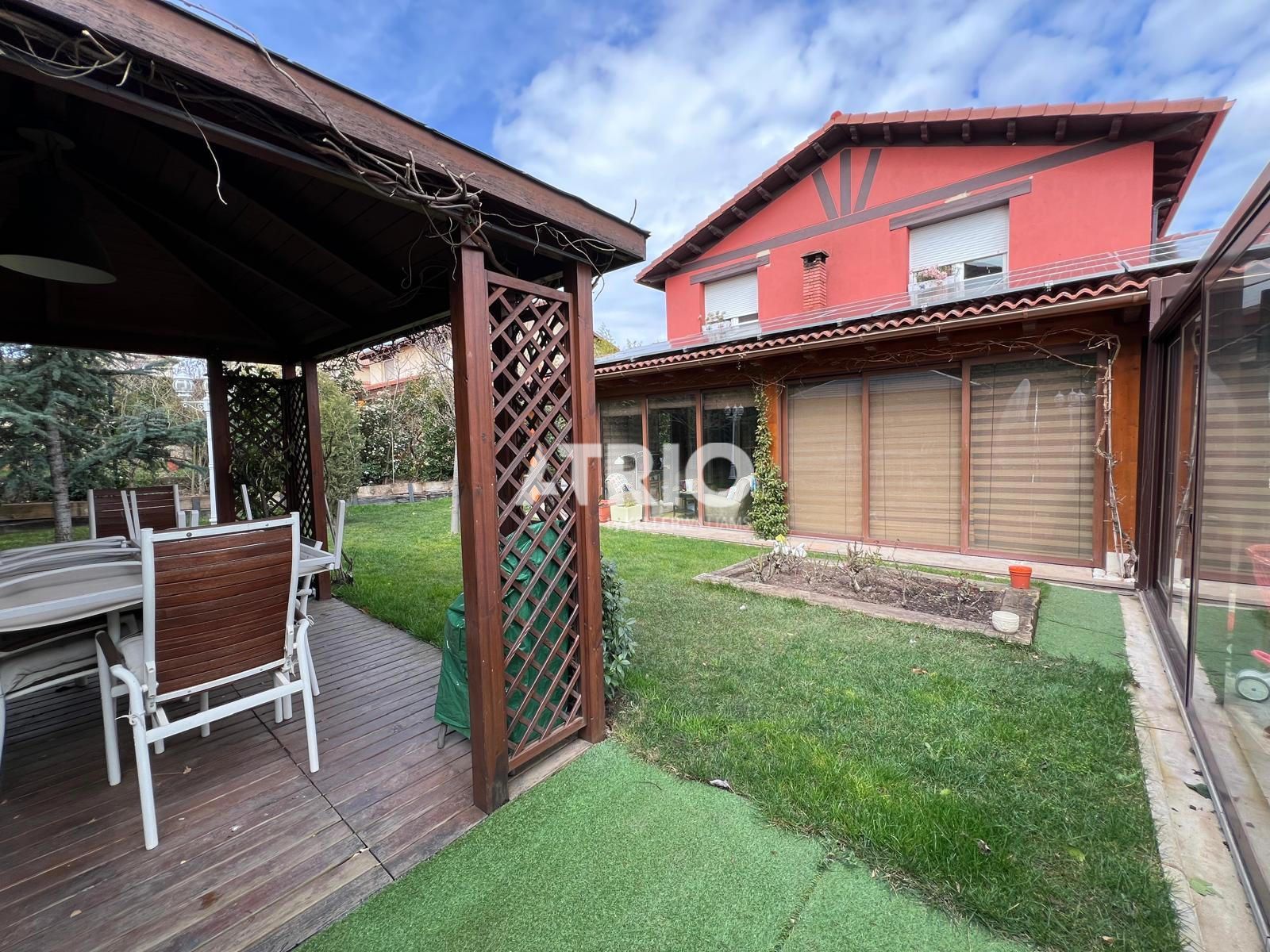 chalet en arcos-de-la-llana ·  360000€