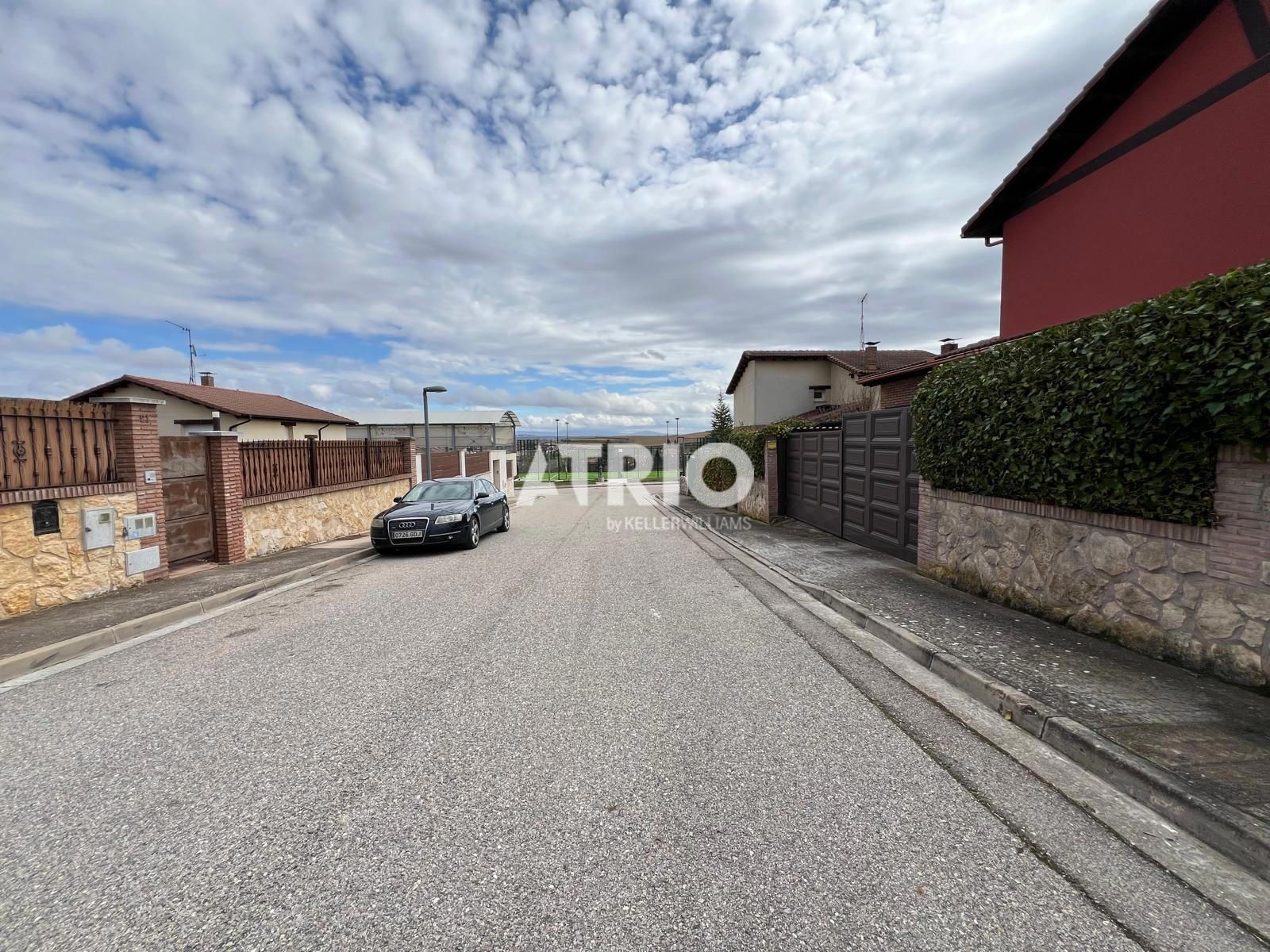 chalet en arcos-de-la-llana ·  360000€