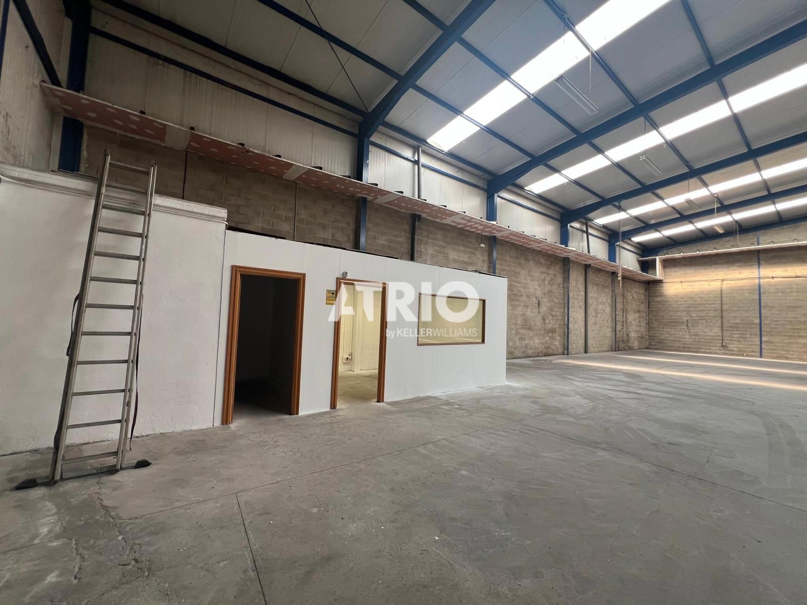 nave-industrial en burgos · universidades-3 €
