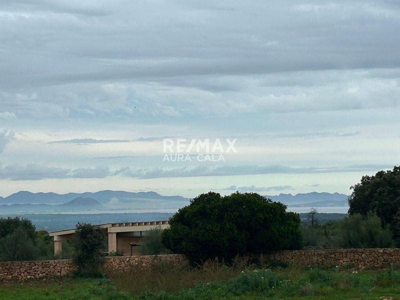 Chalet Independiente en venta Petra, Baleares. Ref: 2267. RE/MAX AURA