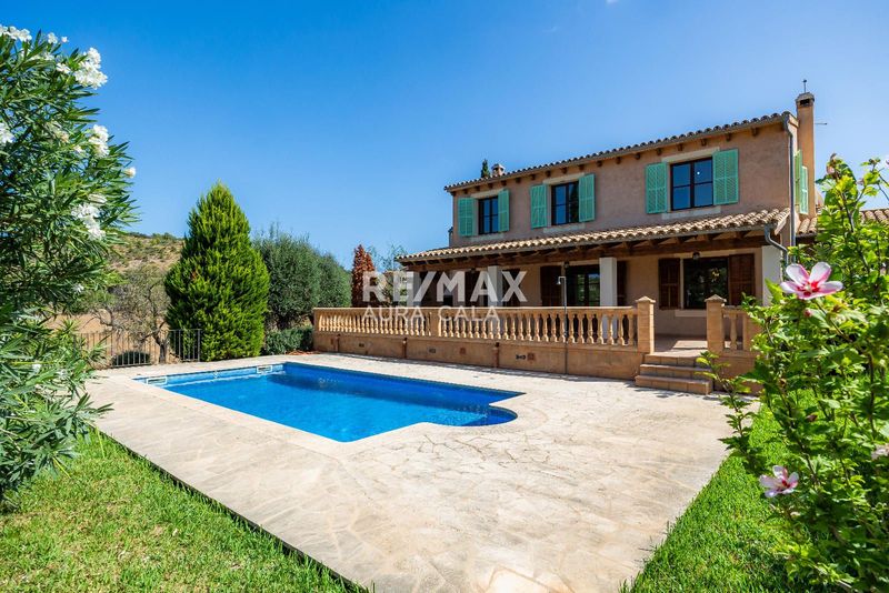 Detached Villa for rent Arta, Baleares. Ref: 2454. RE/MAX AURA