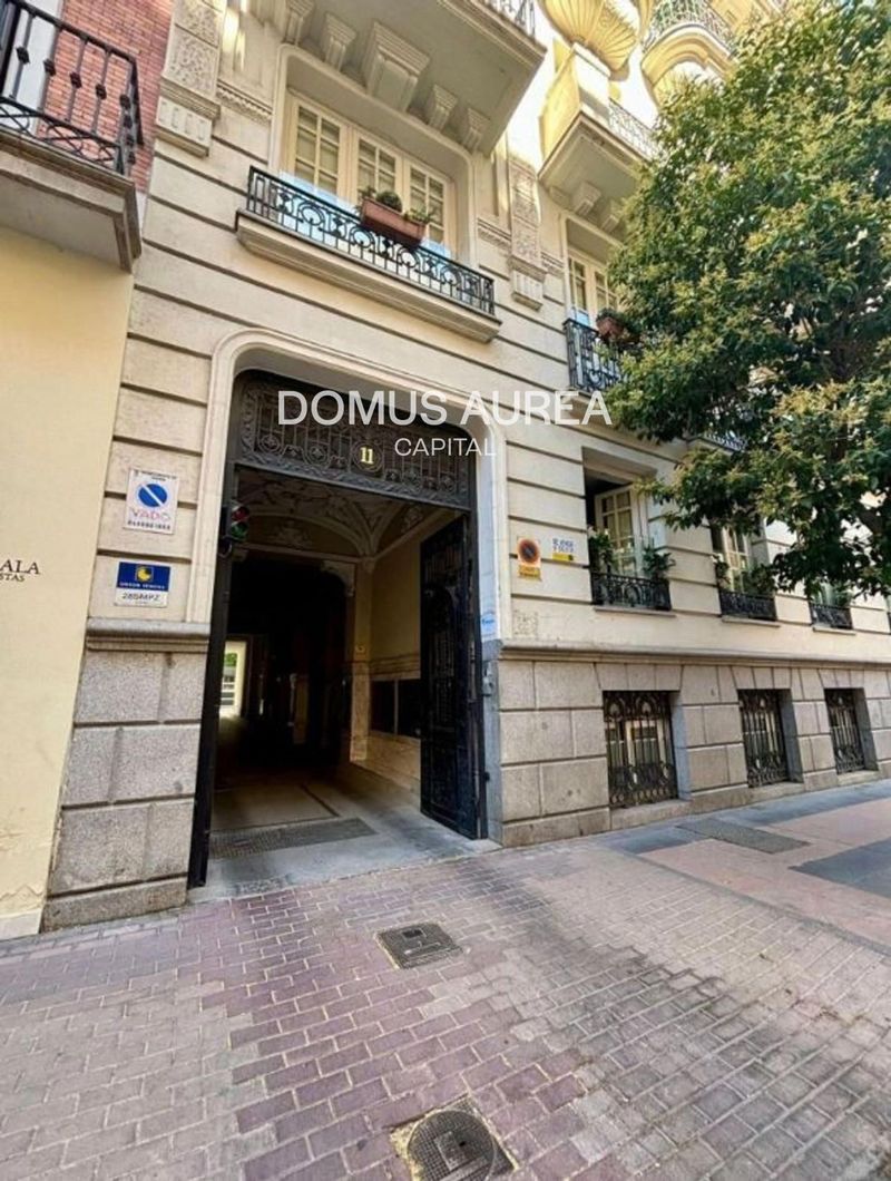 Garaje en venta Madrid. Ref: 5615. Domus Aurea Capital