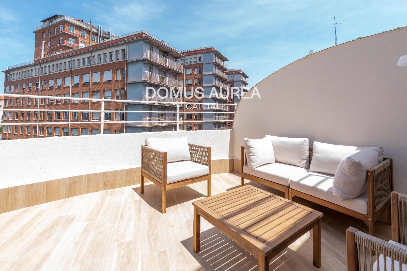 Bright 2-bed apartment with terrace in Lista, Salamanca