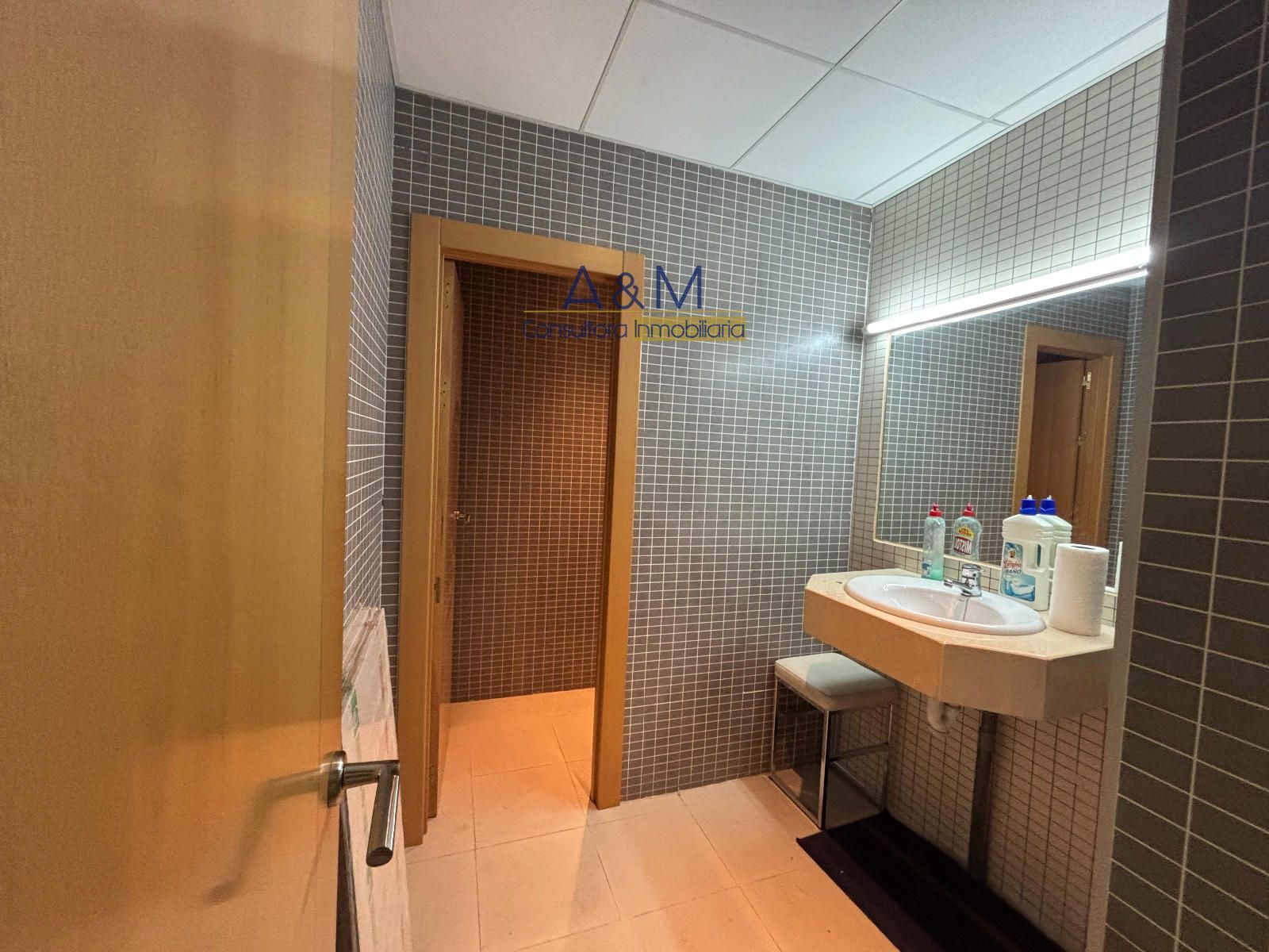 Baño - VENTA DE LOCAL EN ZONA PLAZA SAN JUAN