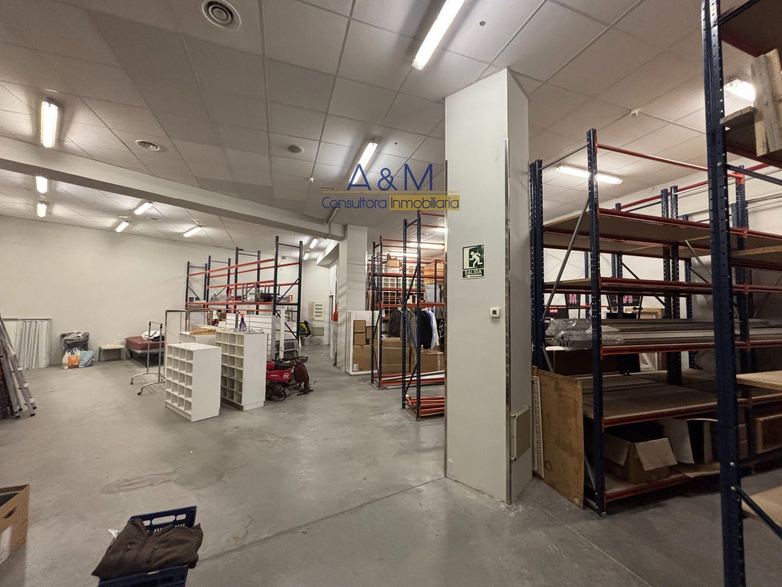 Trastero - VENTA DE LOCAL EN ZONA PLAZA SAN JUAN