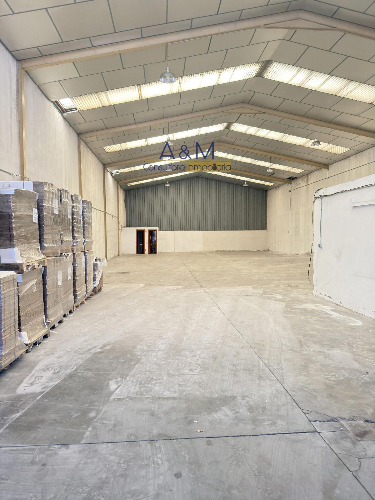 NAVE EN ALQUILER 600 M2 EN POLIGOMO AN CRISTOBAL
