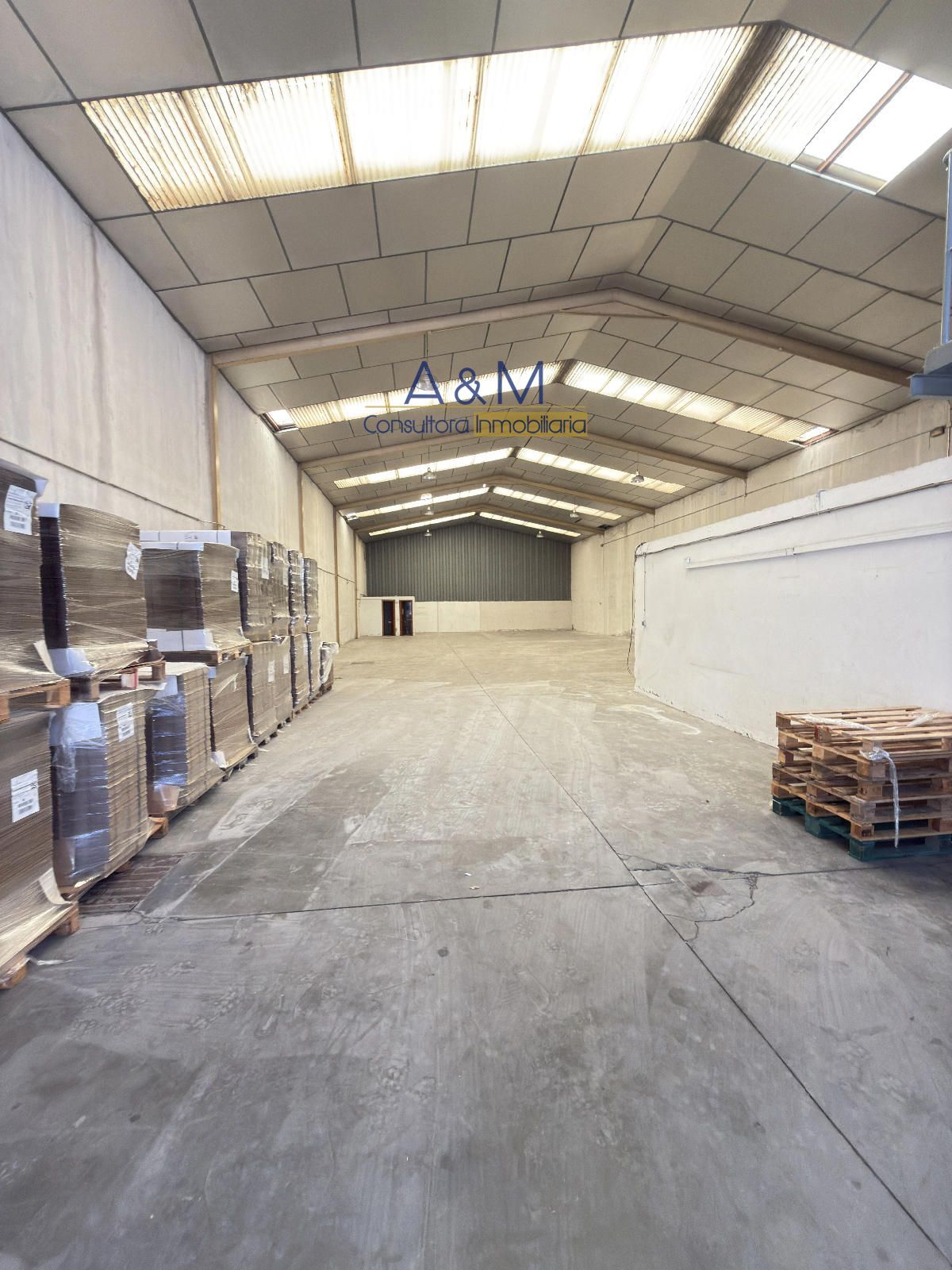 NAVE EN ALQUILER 600 M2 EN POLIGOMO AN CRISTOBAL