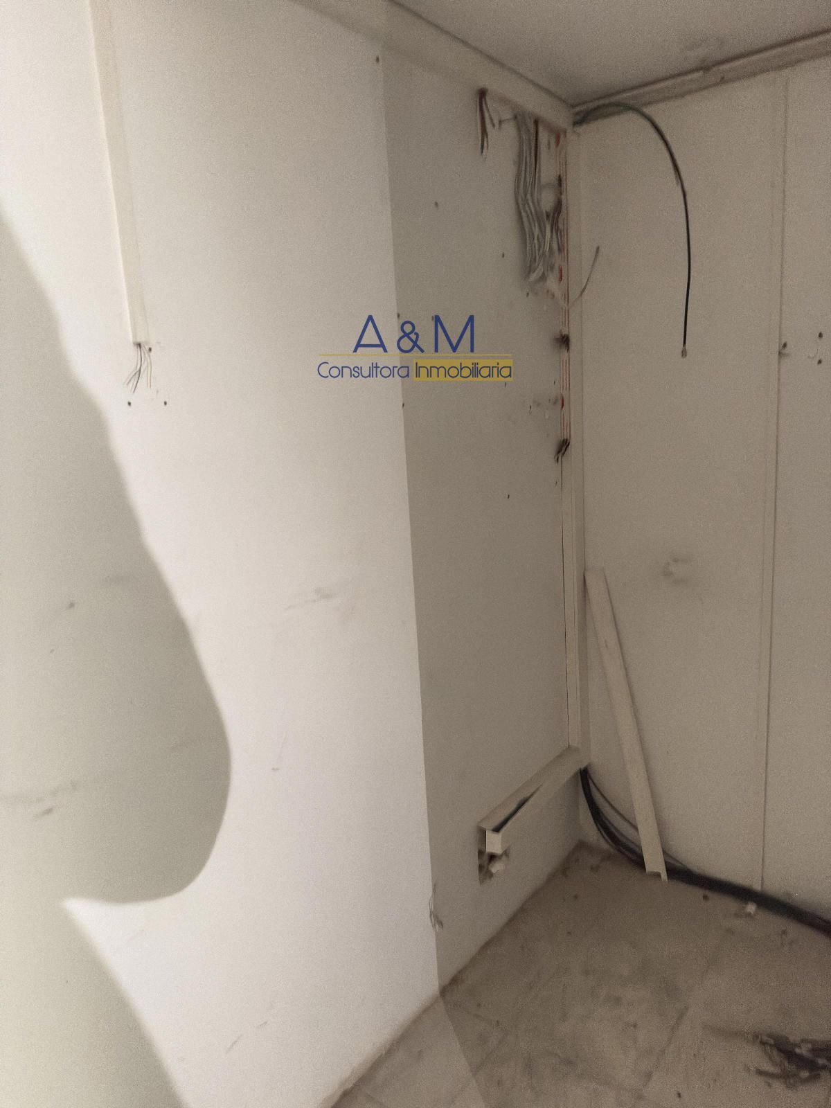 NAVE EN ALQUILER 600 M2 EN POLIGOMO AN CRISTOBAL