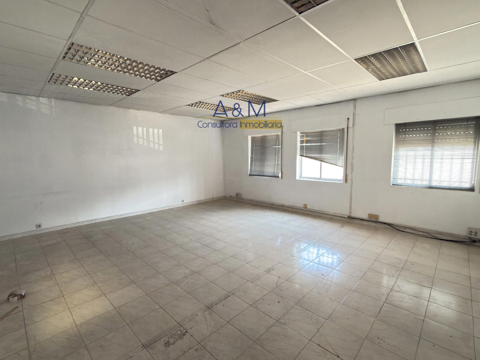 NAVE EN ALQUILER 600 M2 EN POLIGOMO AN CRISTOBAL