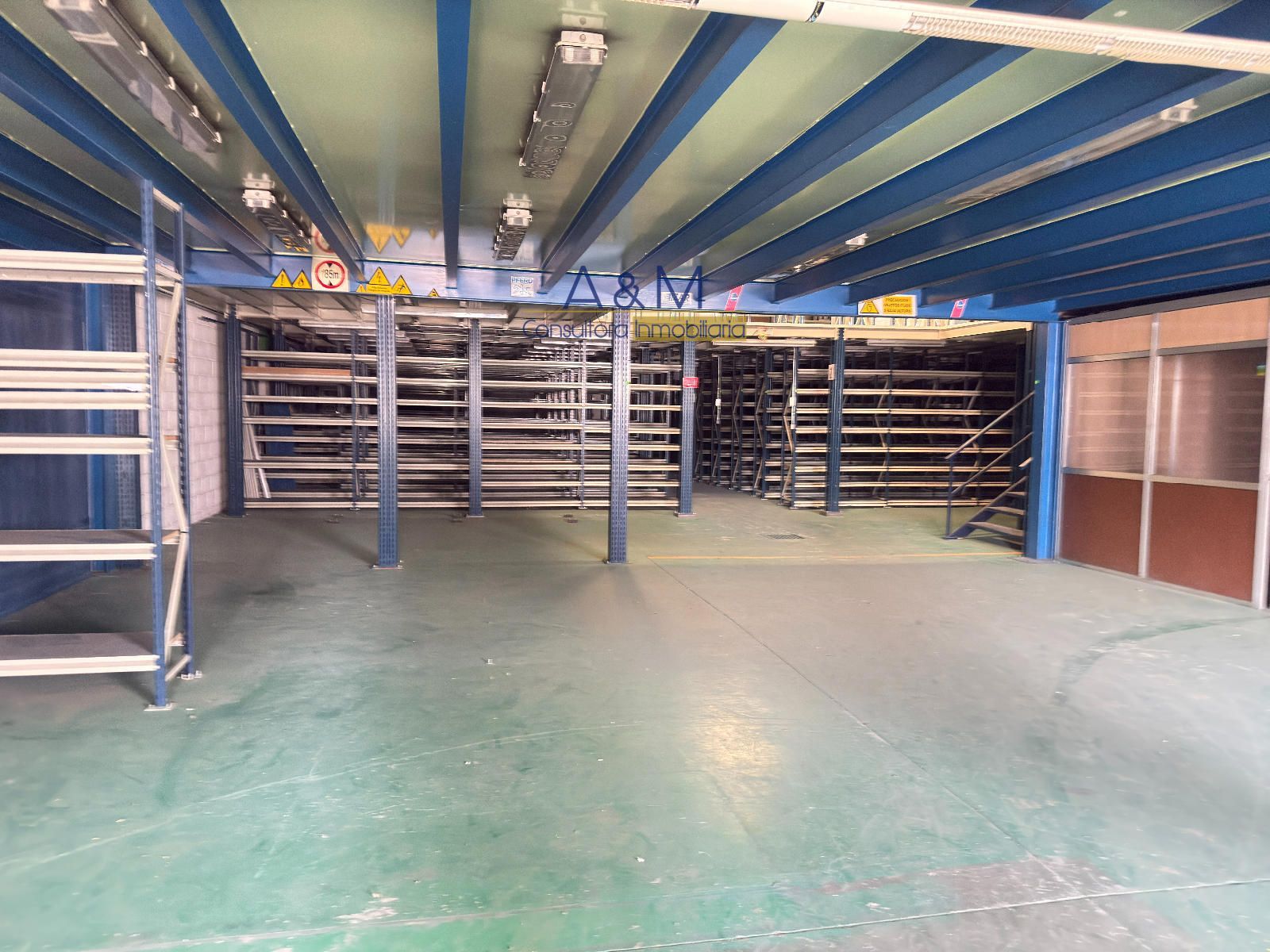 NAVE EN ALQUILER 500 M2 MAS 300 M2 DOBLADOS EN SAN CRISTOBAL