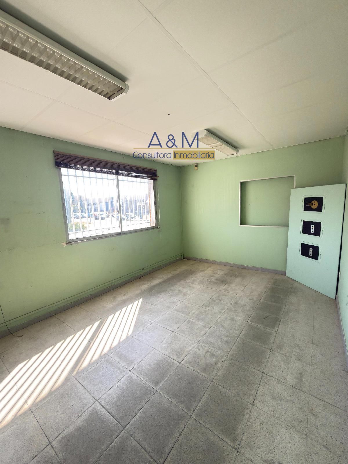 NAVE EN ALQUILER 500 M2 MAS 300 M2 DOBLADOS EN SAN CRISTOBAL