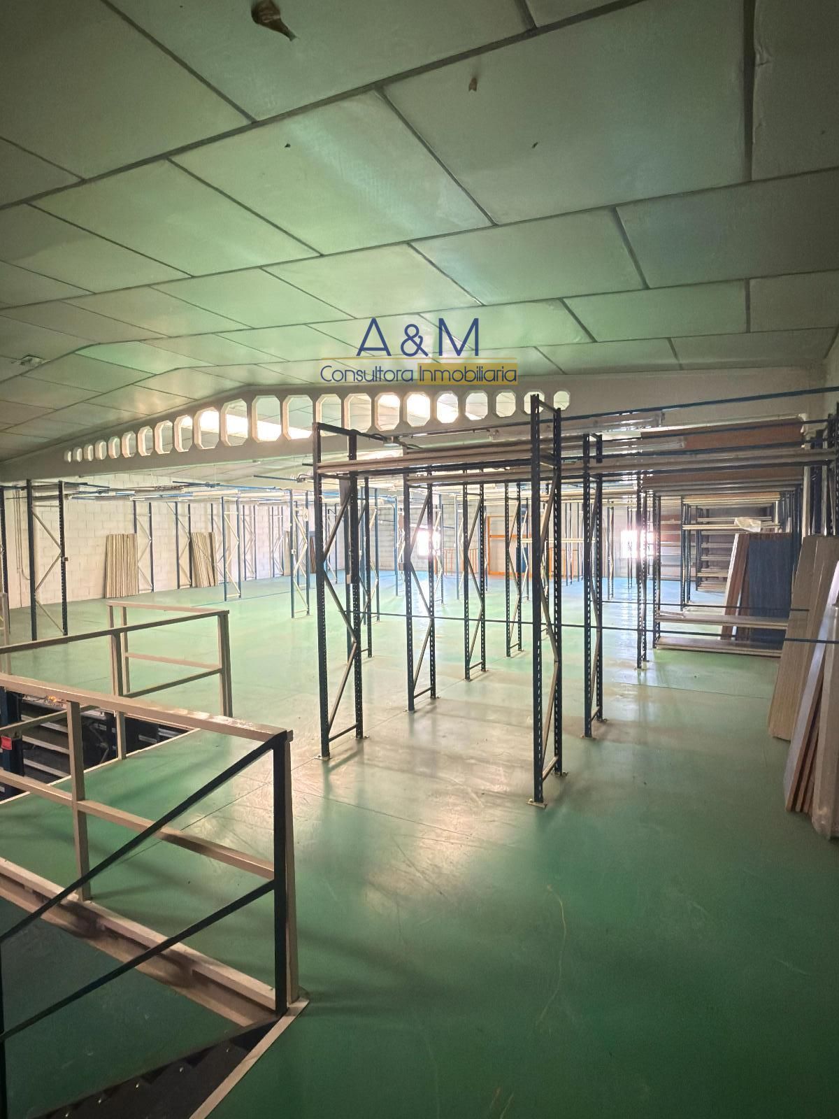 NAVE EN ALQUILER 500 M2 MAS 300 M2 DOBLADOS EN SAN CRISTOBAL