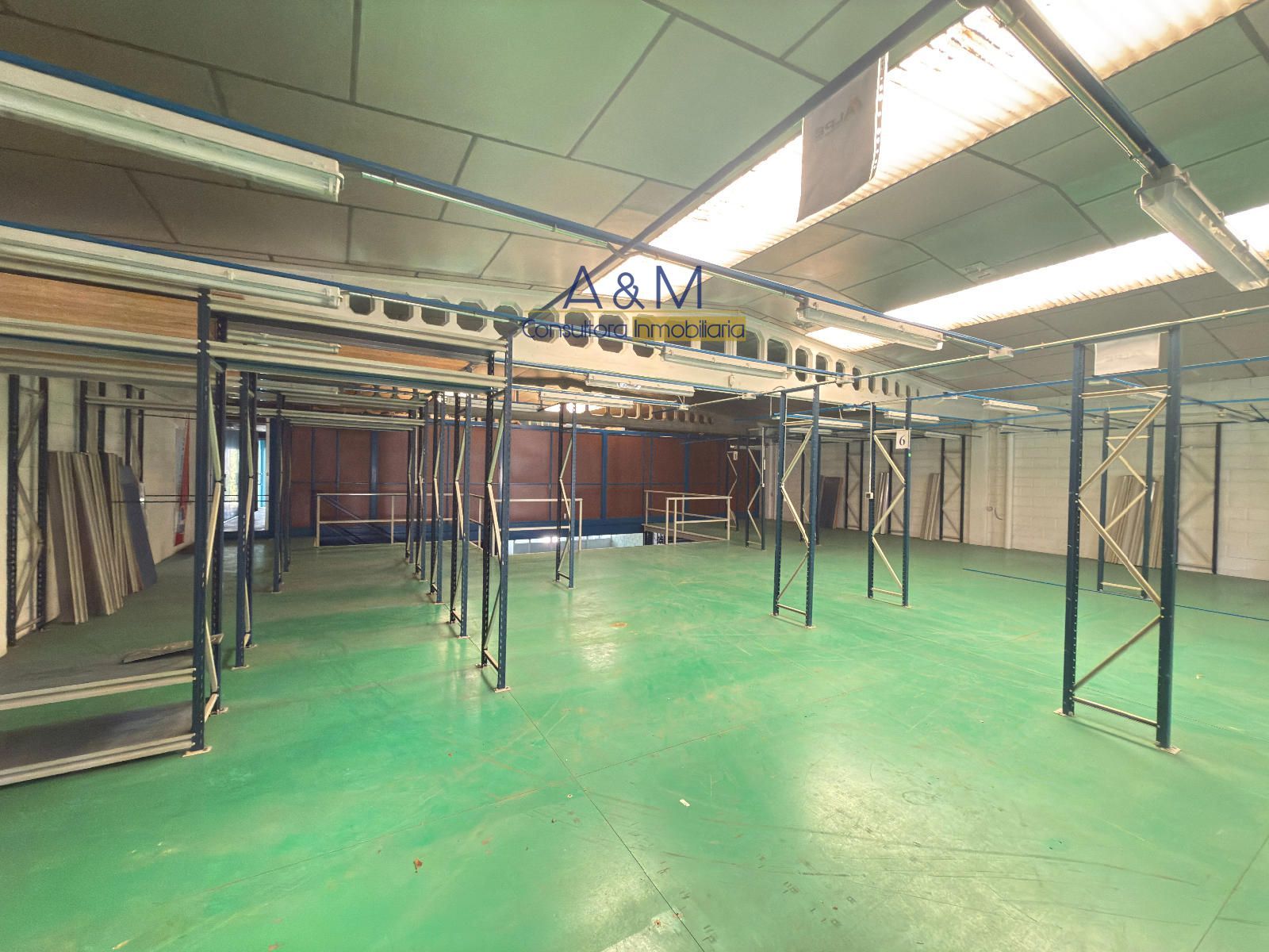 NAVE EN ALQUILER 500 M2 MAS 300 M2 DOBLADOS EN SAN CRISTOBAL