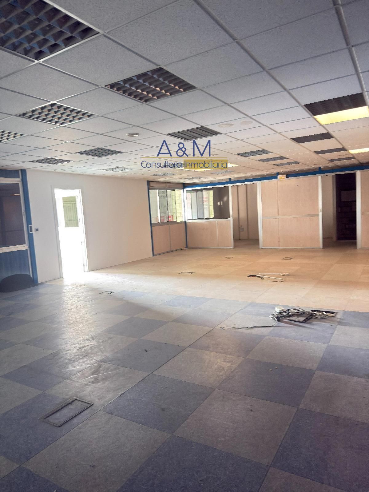NAVE EN ALQUILER 500 M2 MAS 300 M2 DOBLADOS EN SAN CRISTOBAL