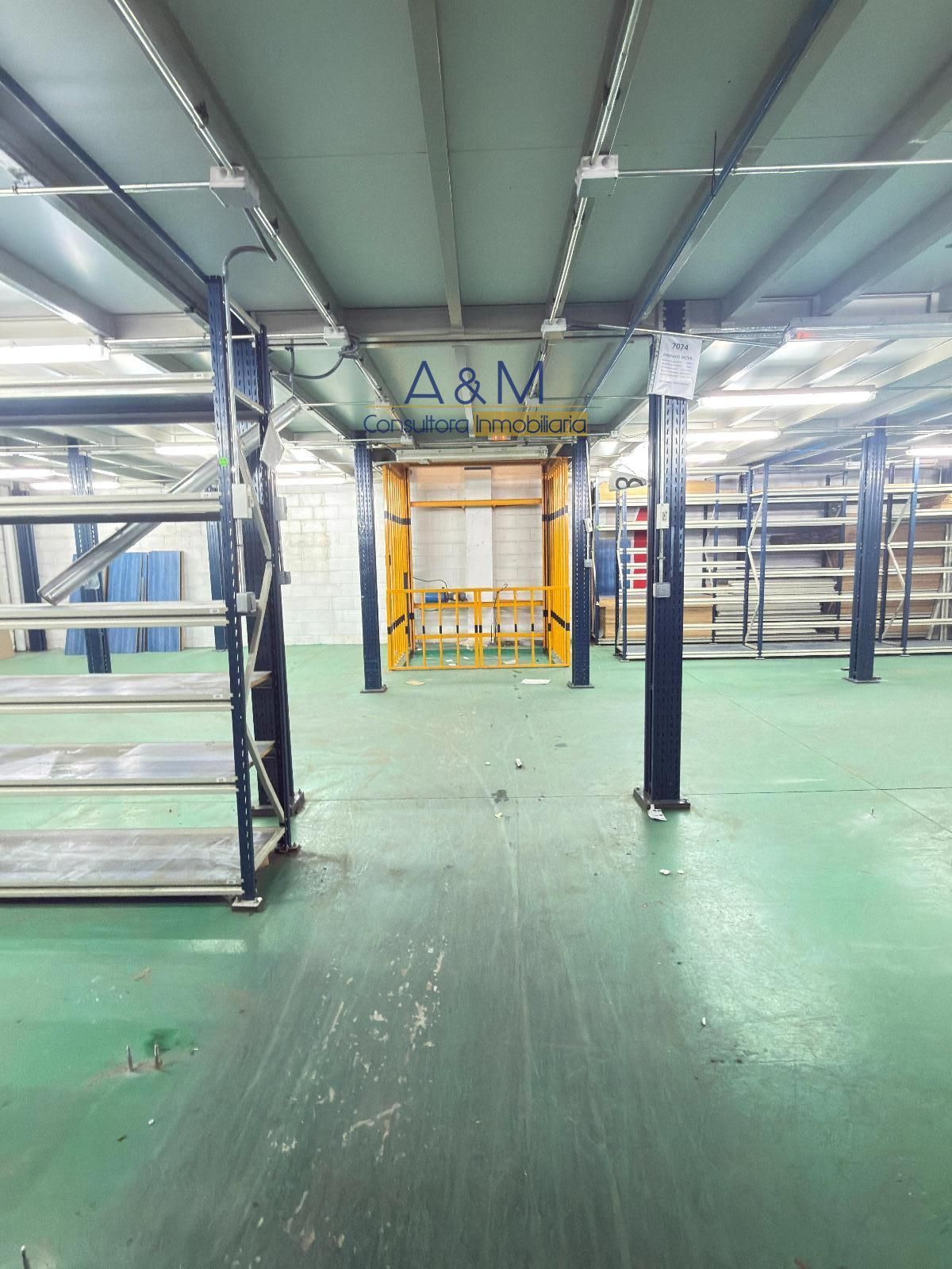 NAVE EN ALQUILER 500 M2 MAS 300 M2 DOBLADOS EN SAN CRISTOBAL