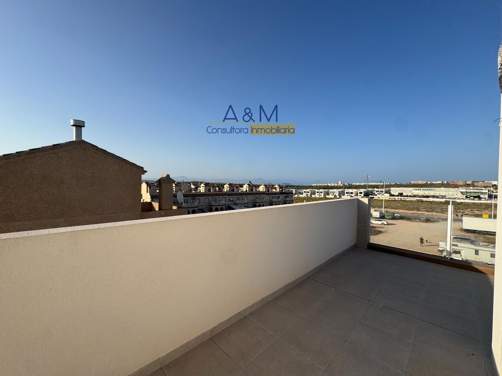 ADOSADO 2 HABITACIONES CON SOLARIUM EN GRAN ALACANT, ALICANTE