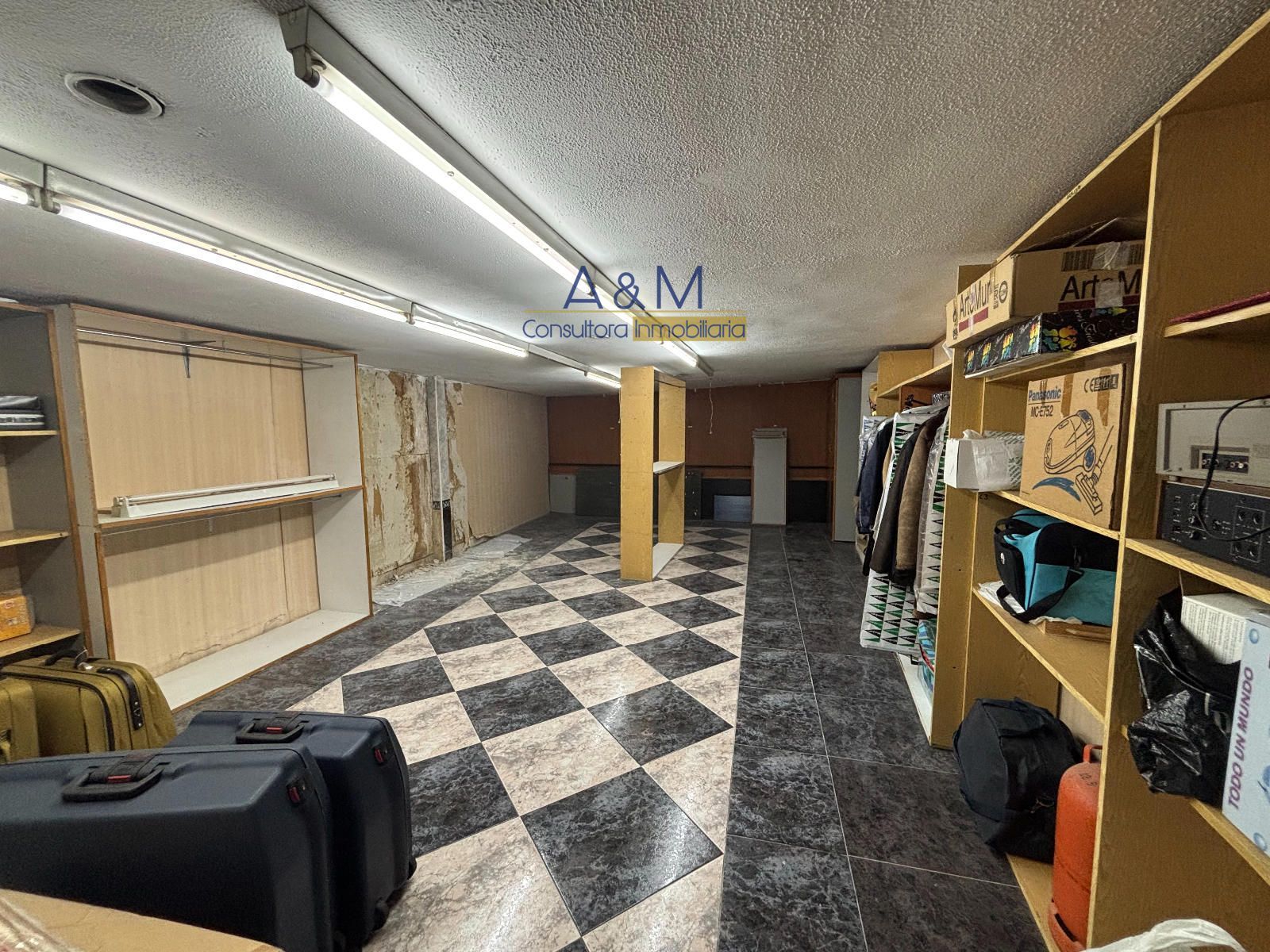 Entreplanta - VENTA DE LOCAL EN CALLE VEGAFRIA