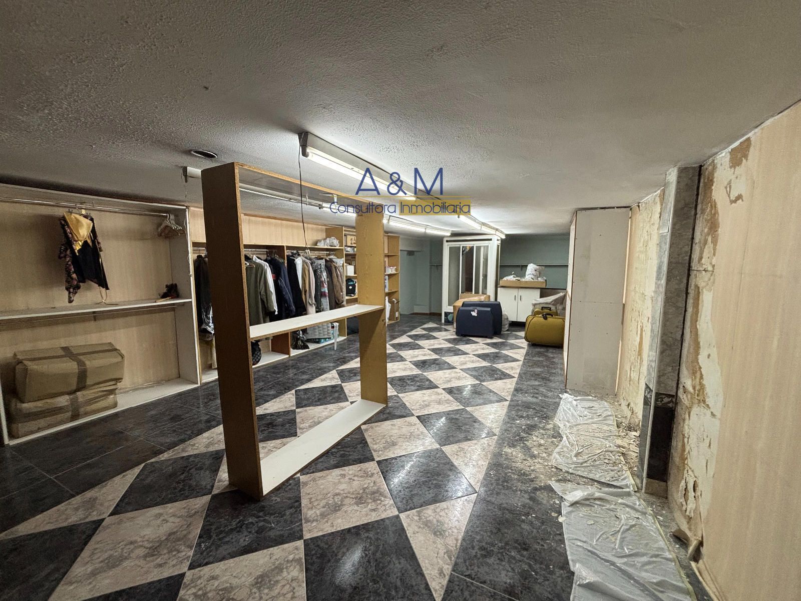 Entreplanta - VENTA DE LOCAL EN CALLE VEGAFRIA