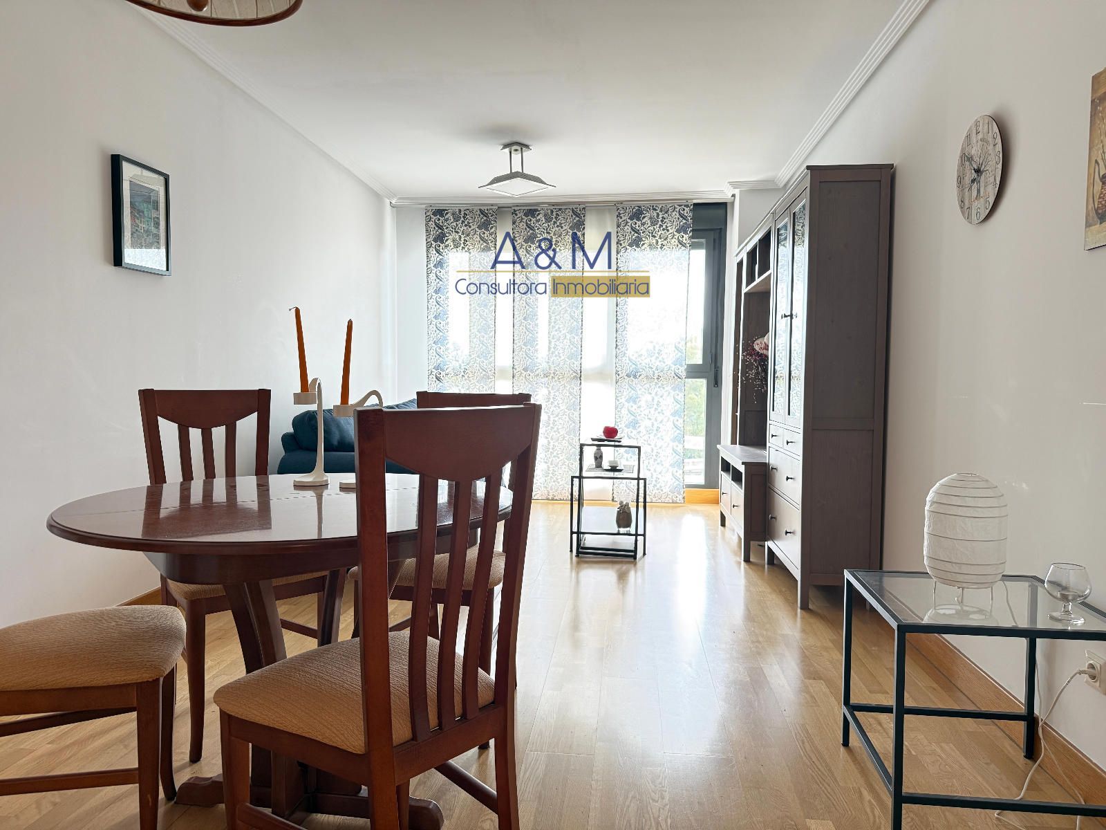 Salón - PISO EN VENTA ZONA HOSPITAL NUEVO