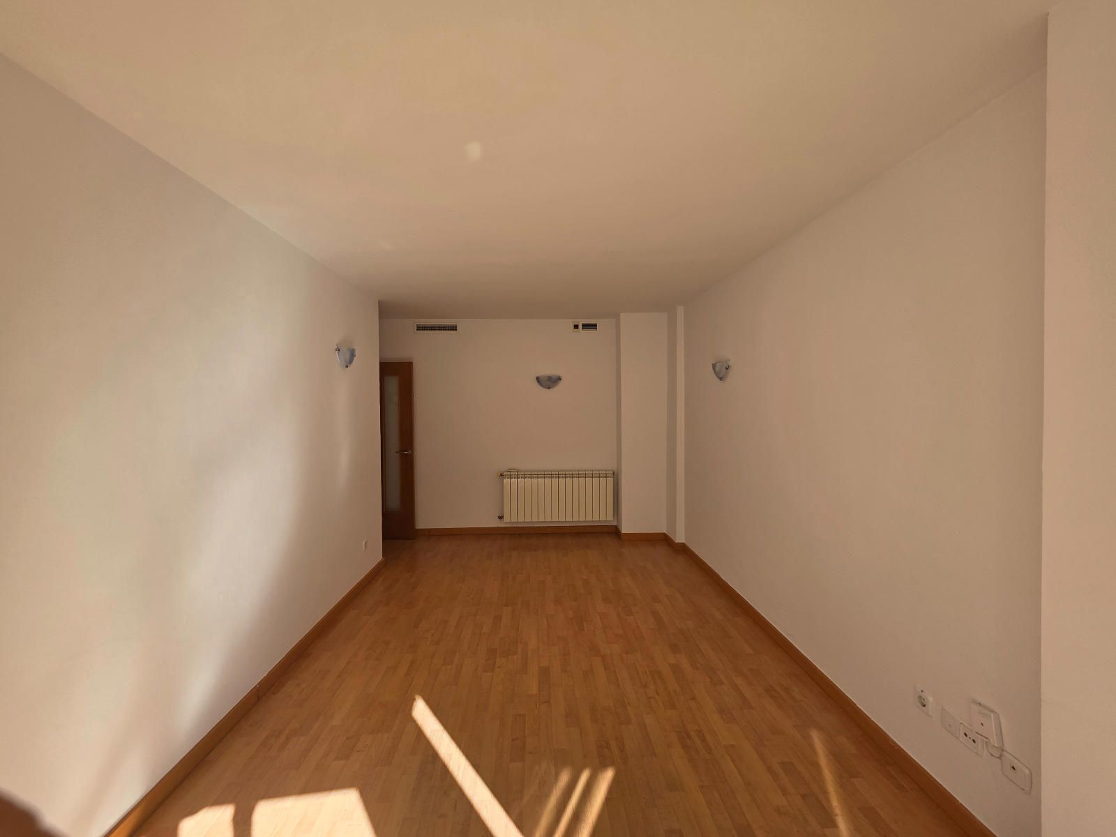 Flat for rent in Madrid - Foto 2
